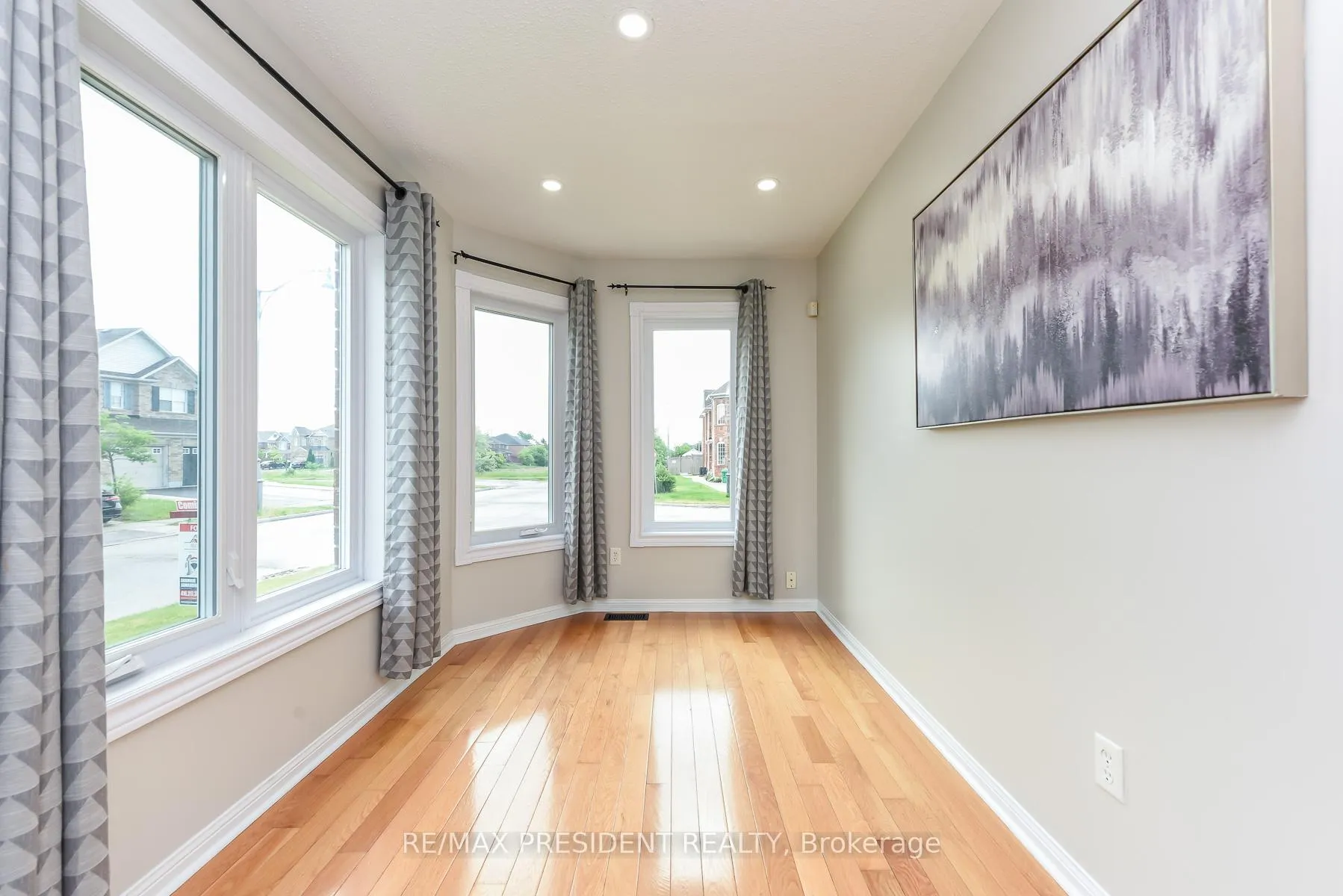 Photo 9 of 26 Levida Street, Brampton, Vales of Castlemore — HOMEH