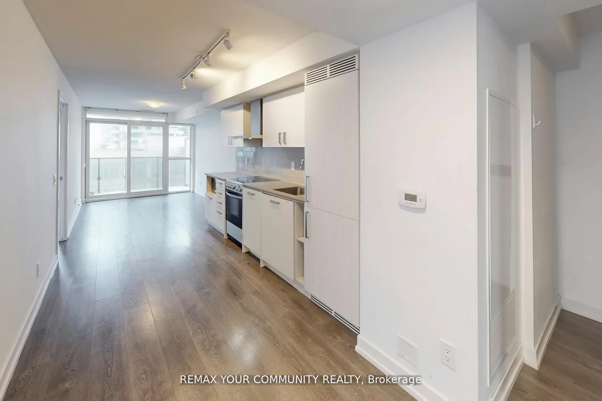 Photo 7 of Unit 1005, 125 Redpath Avenue, Toronto, Mount Pleasant East — HOMEH