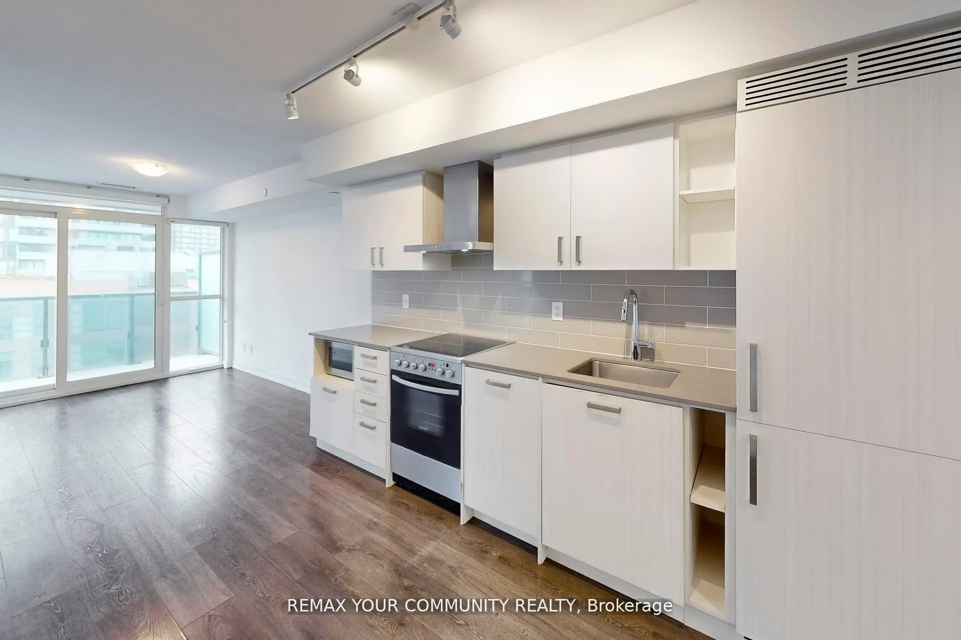Photo 14 of Unit 1005, 125 Redpath Avenue, Toronto, Mount Pleasant East — HOMEH