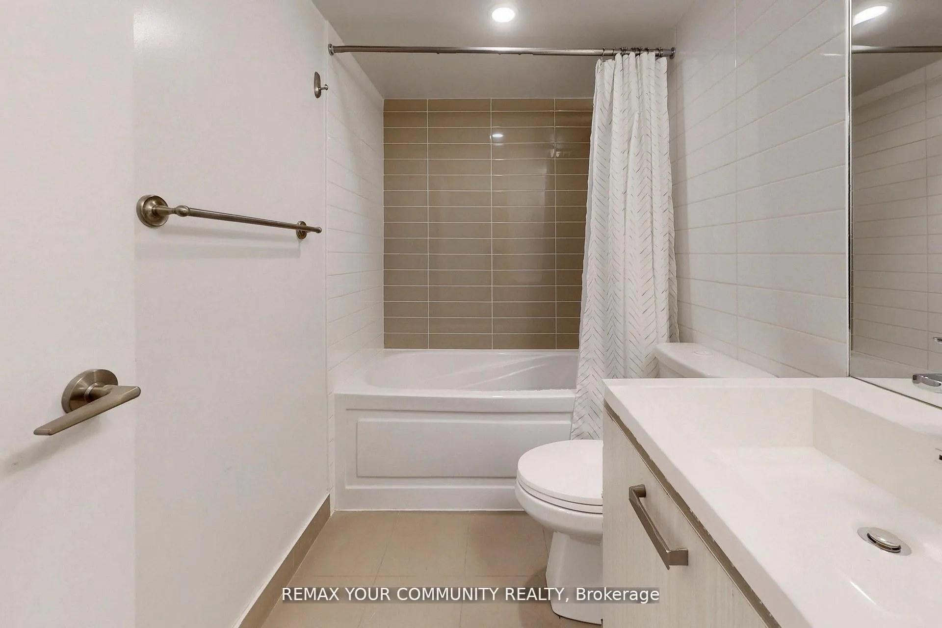 Photo 28 of Unit 1005, 125 Redpath Avenue, Toronto, Mount Pleasant East — HOMEH