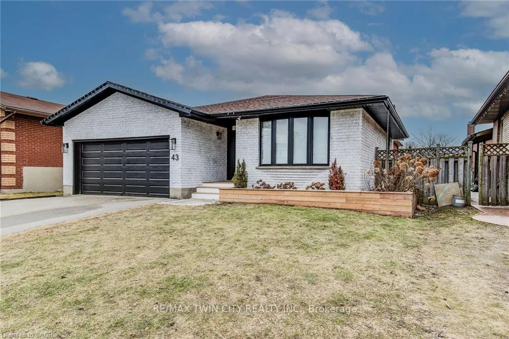 Photo 3 of 43 Southview Crescent, Cambridge, Christopher-Champlain — HOMEH
