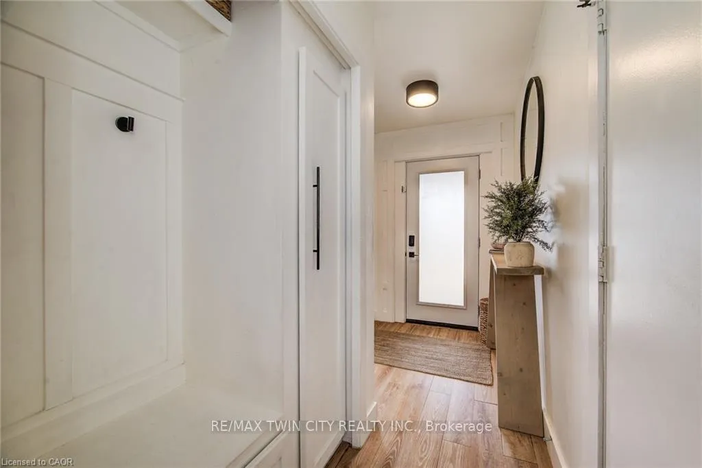 Photo 5 of 43 Southview Crescent, Cambridge, Christopher-Champlain — HOMEH