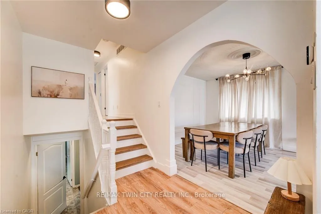 Photo 7 of 43 Southview Crescent, Cambridge, Christopher-Champlain — HOMEH