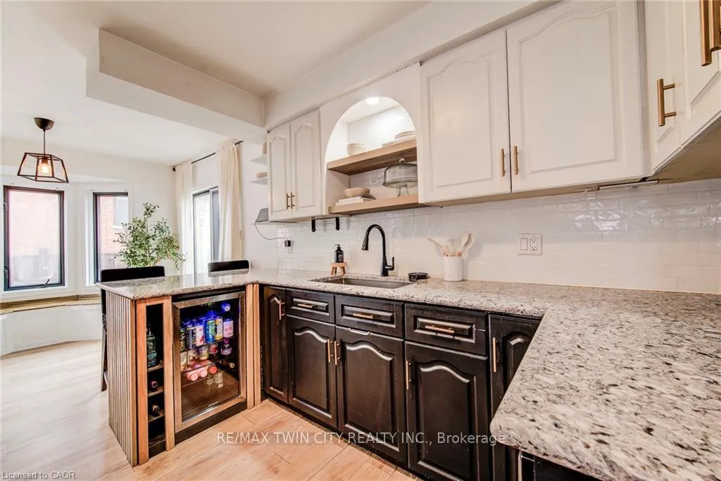 Photo 15 of 43 Southview Crescent, Cambridge, Christopher-Champlain — HOMEH
