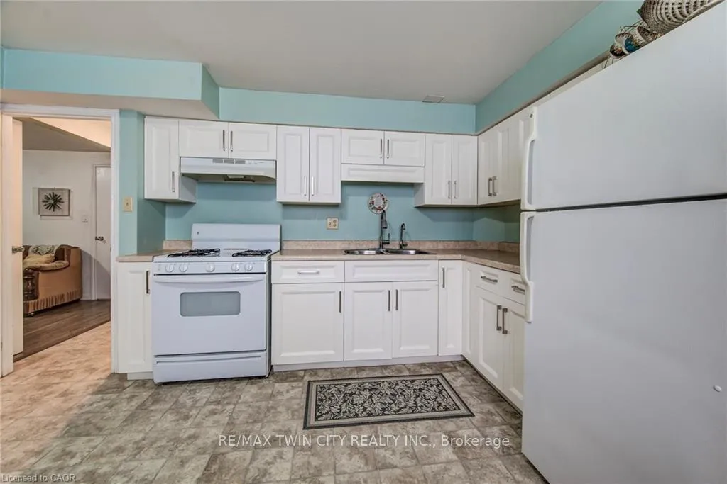 Photo 27 of 43 Southview Crescent, Cambridge, Christopher-Champlain — HOMEH