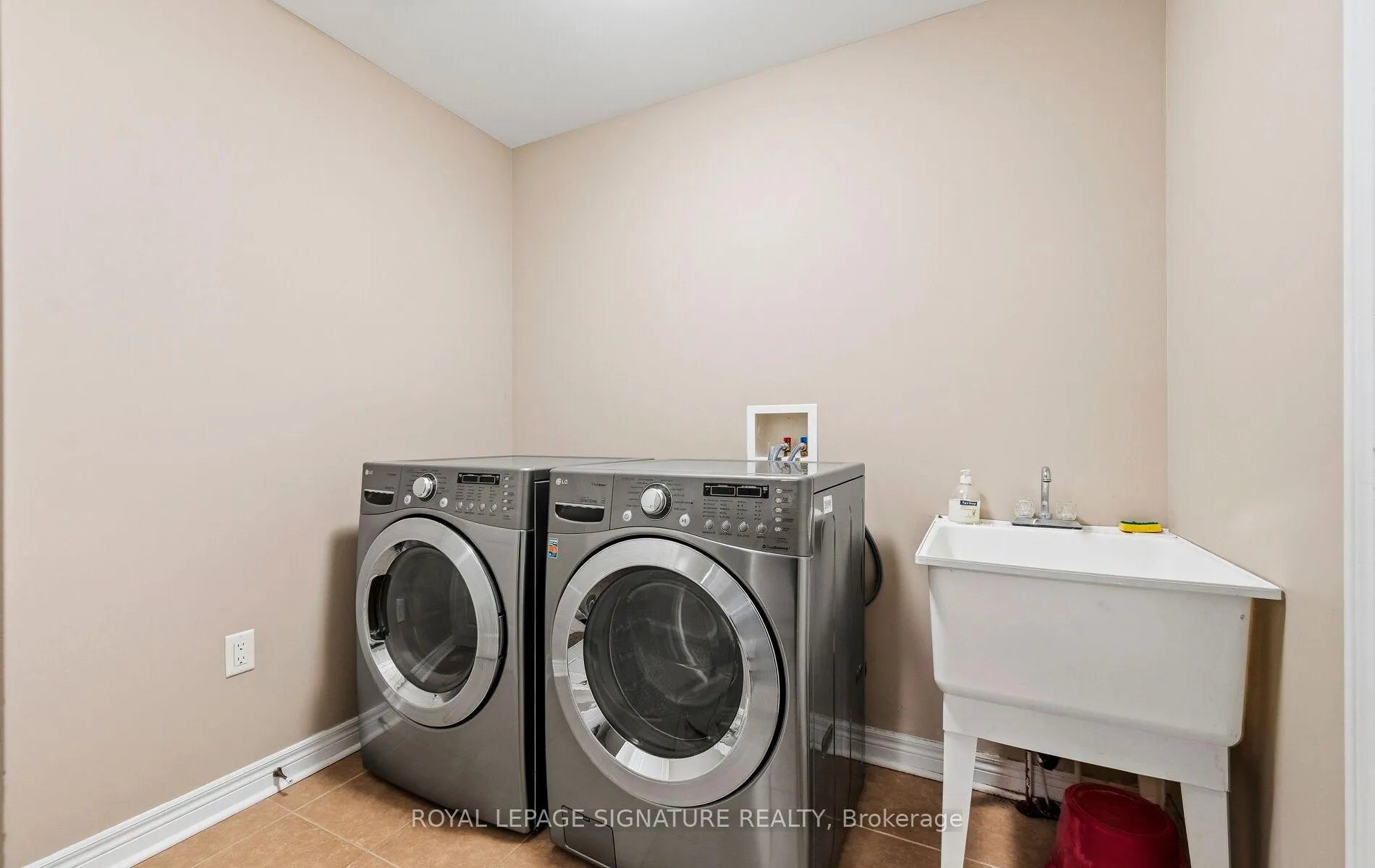 Photo 17 of 476 Nairn Circle, Milton, Scott — HOMEH