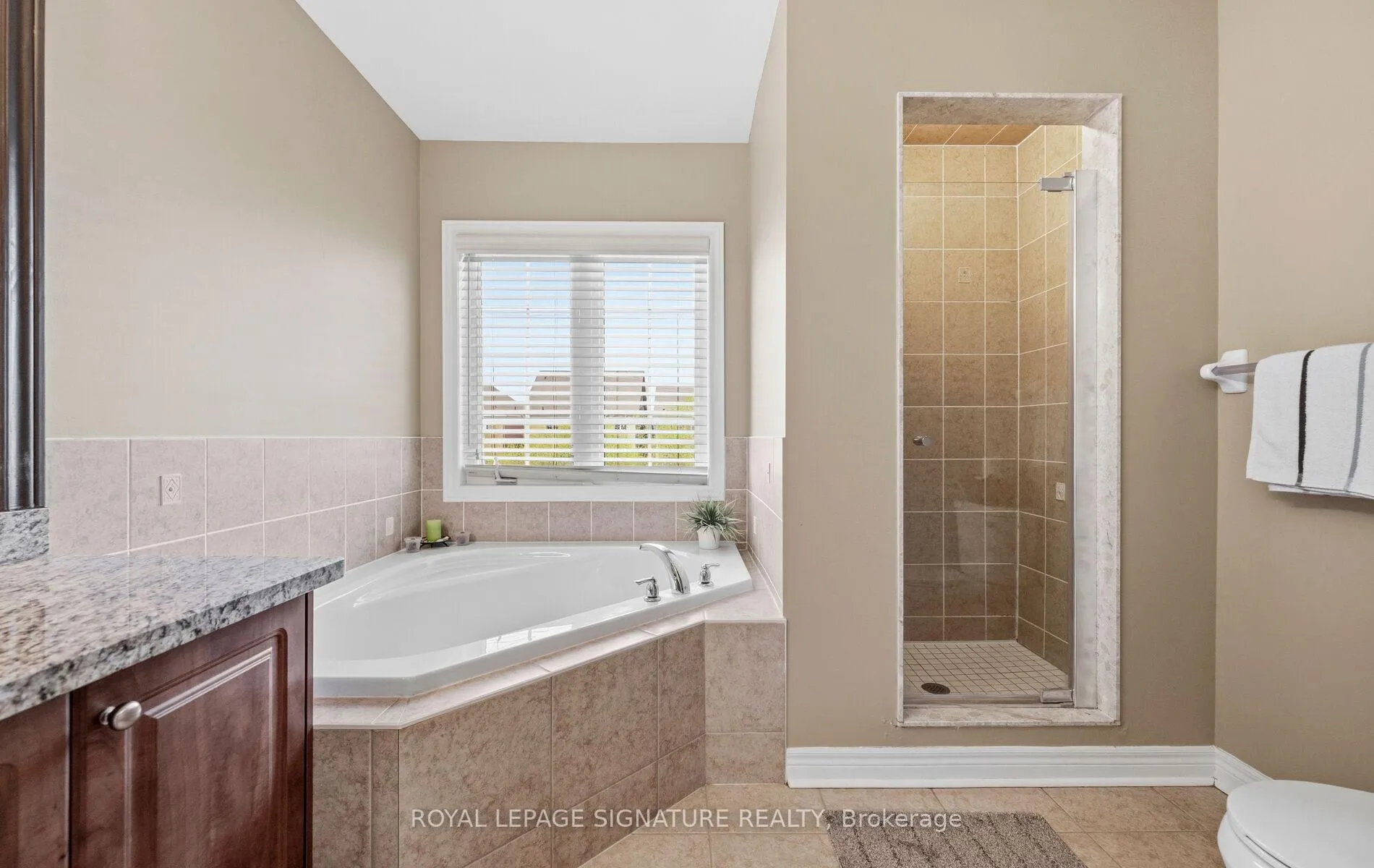 Photo 25 of 476 Nairn Circle, Milton, Scott — HOMEH