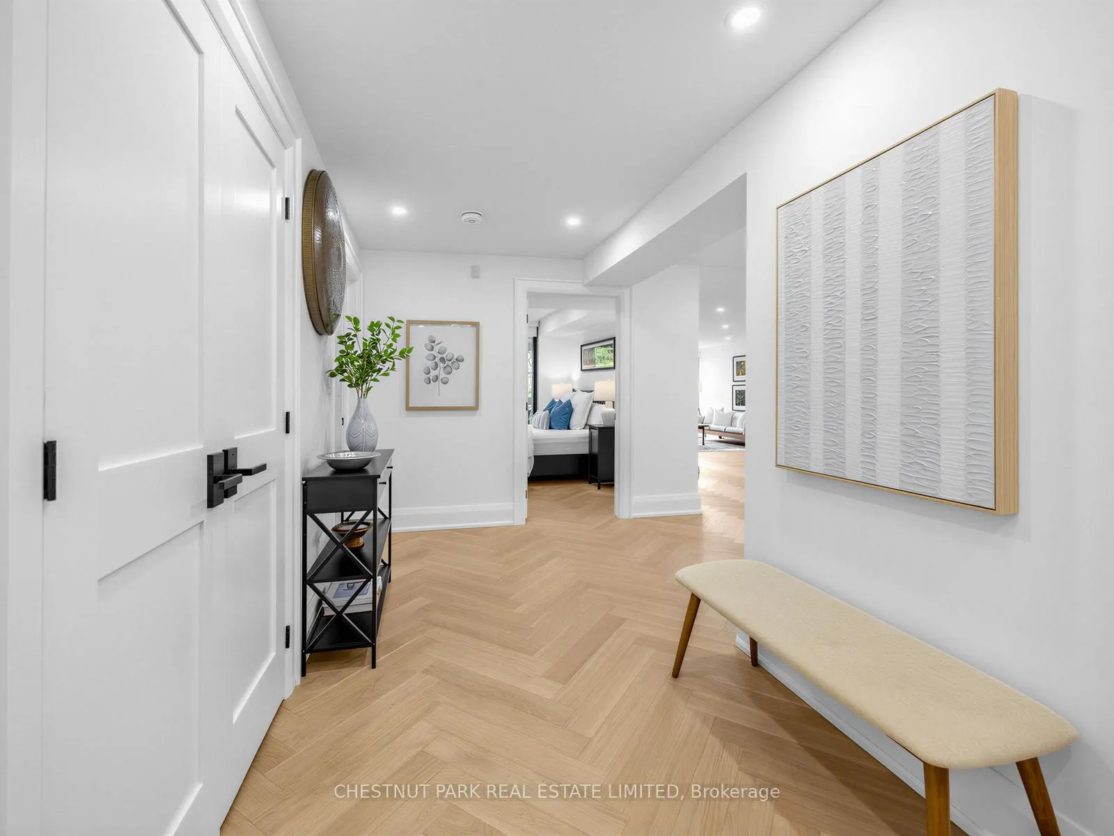 Photo 4 of Unit PH 405, 2545 Bloor Street W, Toronto, High Park-Swansea — HOMEH