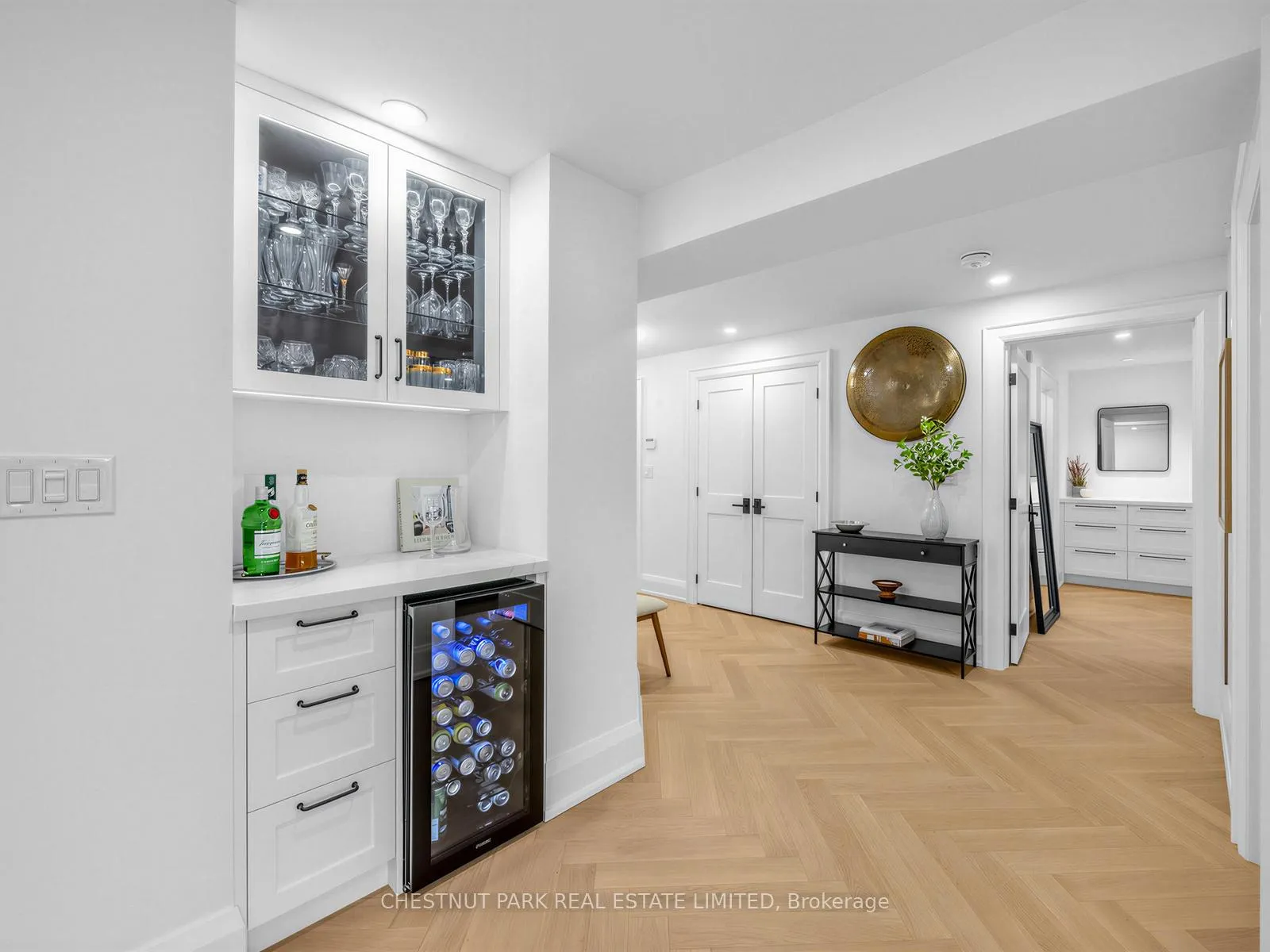 Photo 6 of Unit PH 405, 2545 Bloor Street W, Toronto, High Park-Swansea — HOMEH