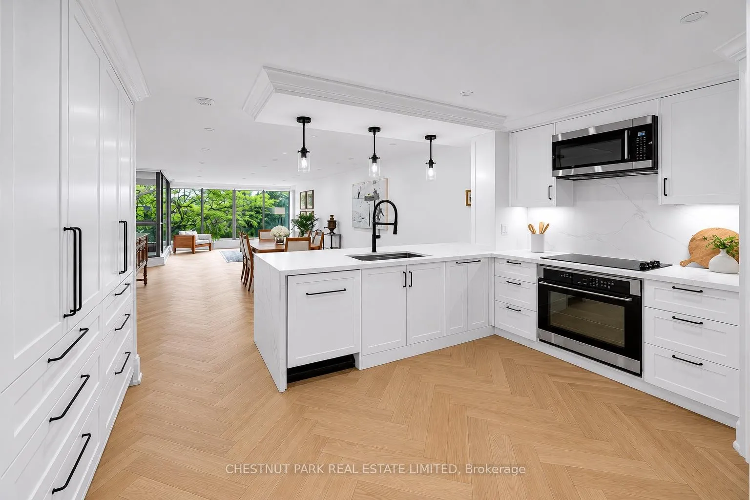 Photo 11 of Unit PH 405, 2545 Bloor Street W, Toronto, High Park-Swansea — HOMEH