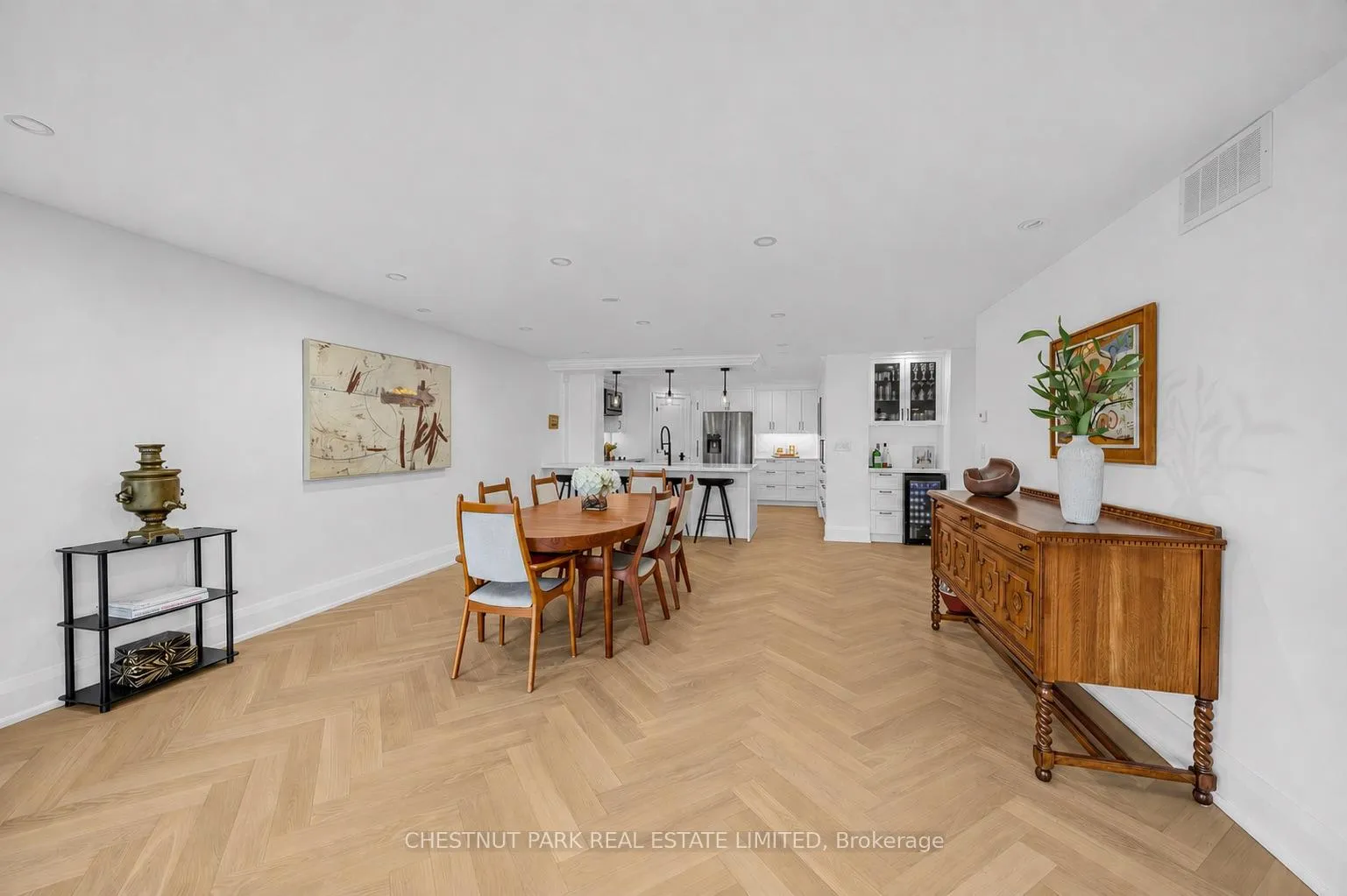 Photo 18 of Unit PH 405, 2545 Bloor Street W, Toronto, High Park-Swansea — HOMEH
