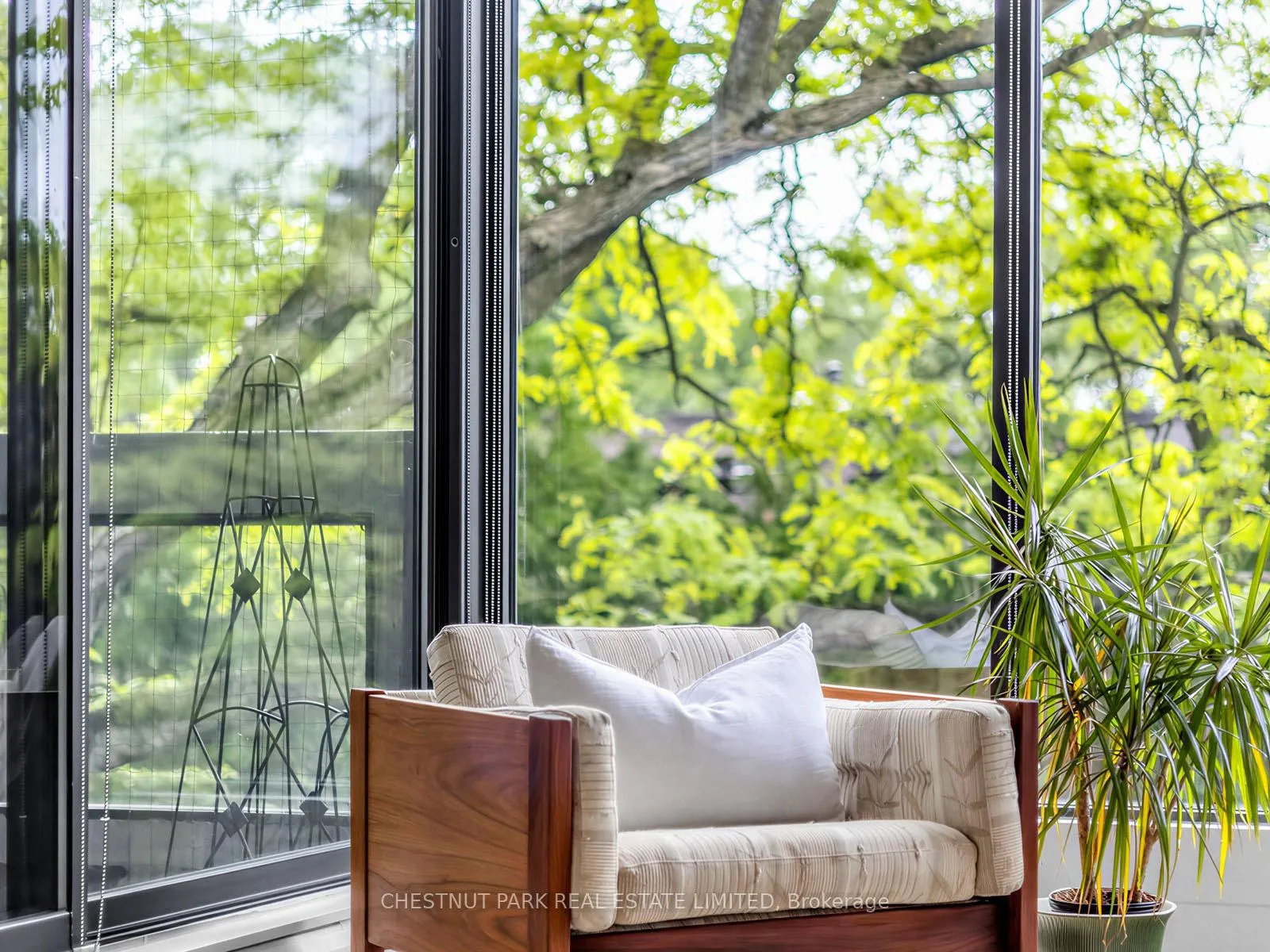 Photo 25 of Unit PH 405, 2545 Bloor Street W, Toronto, High Park-Swansea — HOMEH