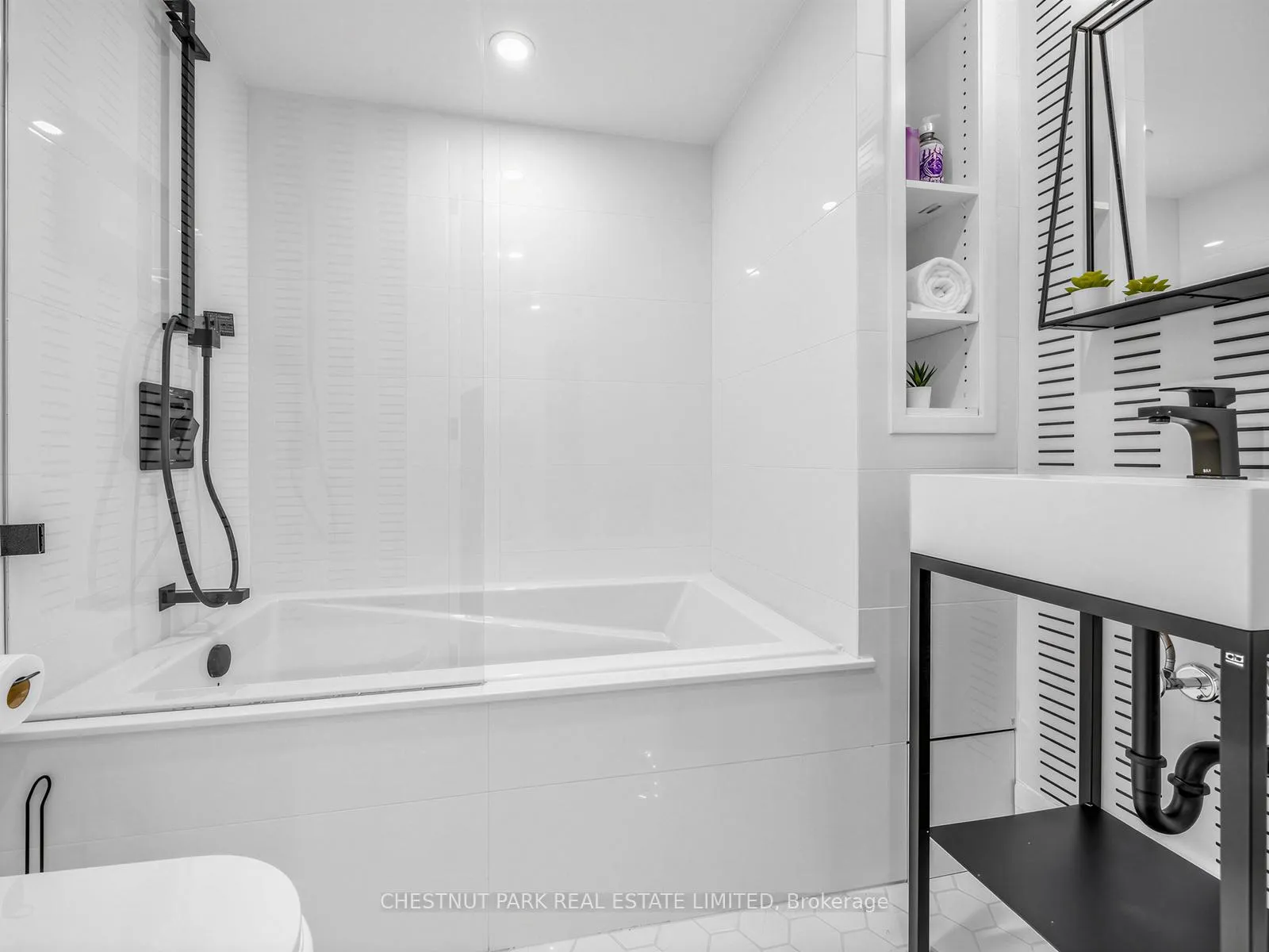 Photo 28 of Unit PH 405, 2545 Bloor Street W, Toronto, High Park-Swansea — HOMEH