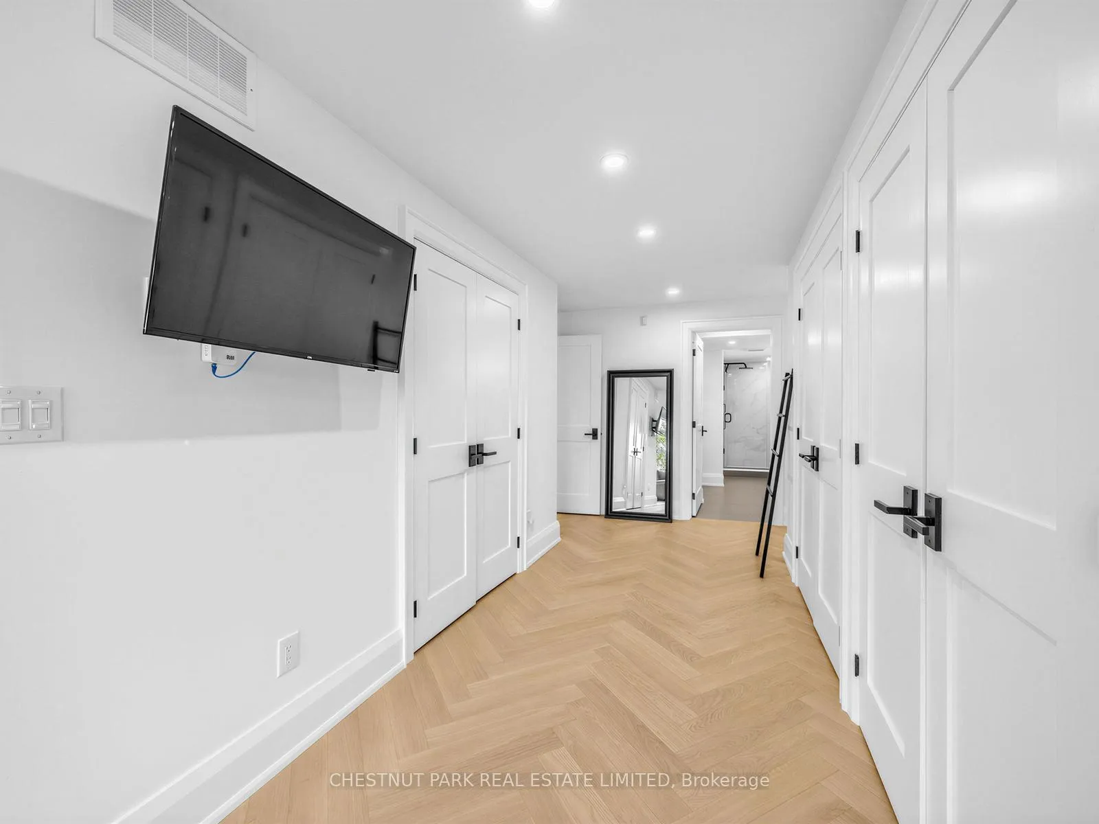 Photo 39 of Unit PH 405, 2545 Bloor Street W, Toronto, High Park-Swansea — HOMEH
