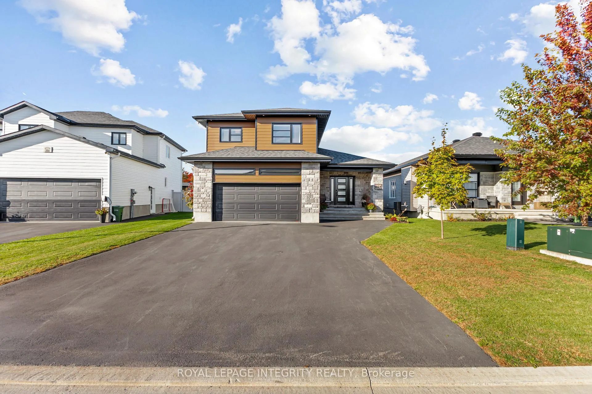 Front of 204 Hybrid Street