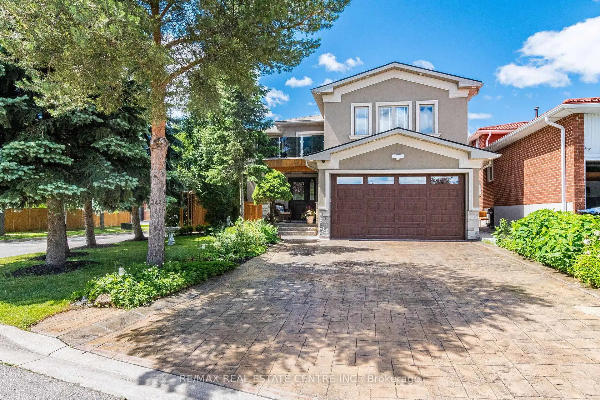 Photo 1 of 680 Bookham Crescent NW, Mississauga, Rathwood — HOMEH