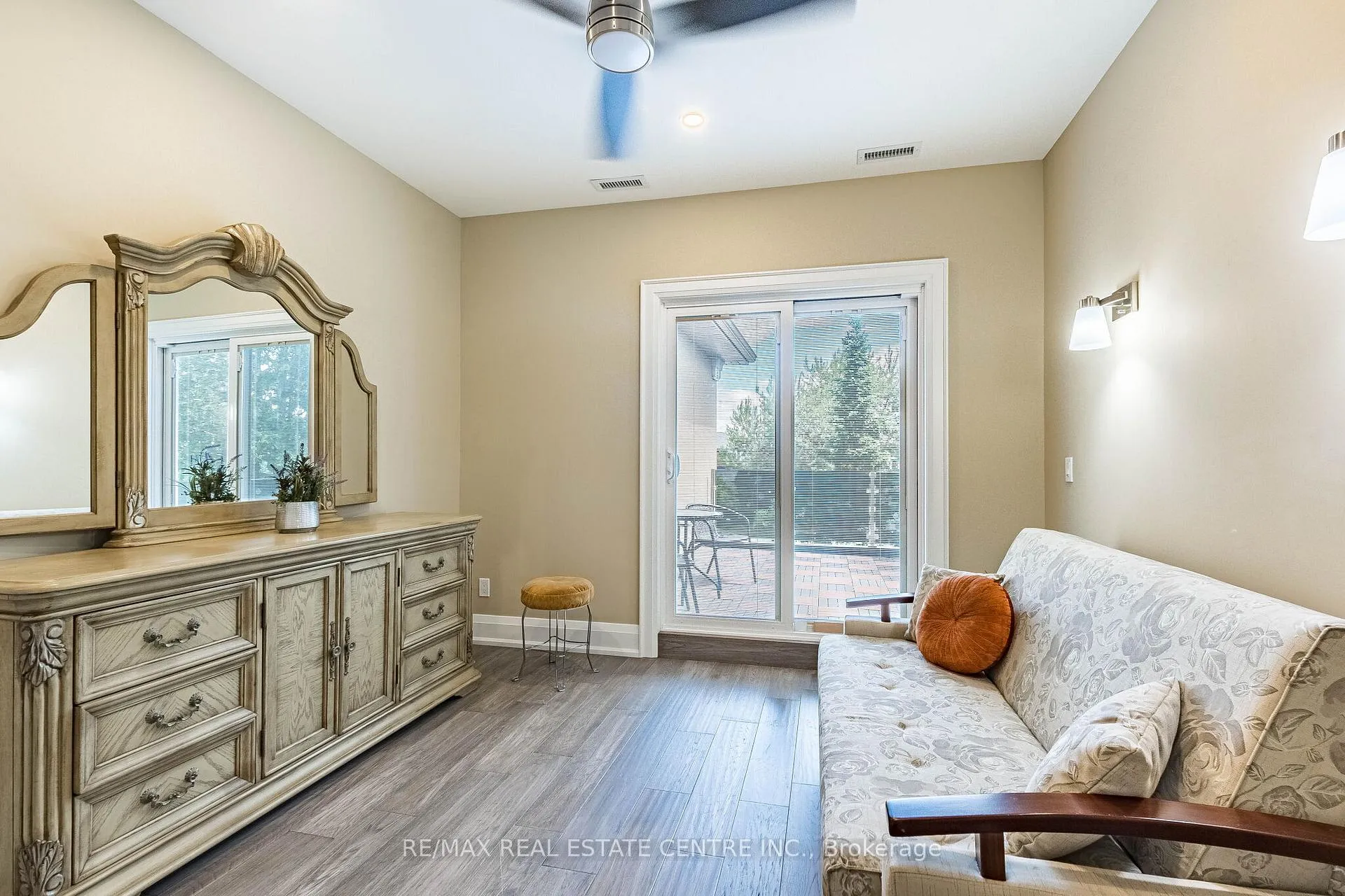 Photo 22 of 680 Bookham Crescent NW, Mississauga, Rathwood — HOMEH