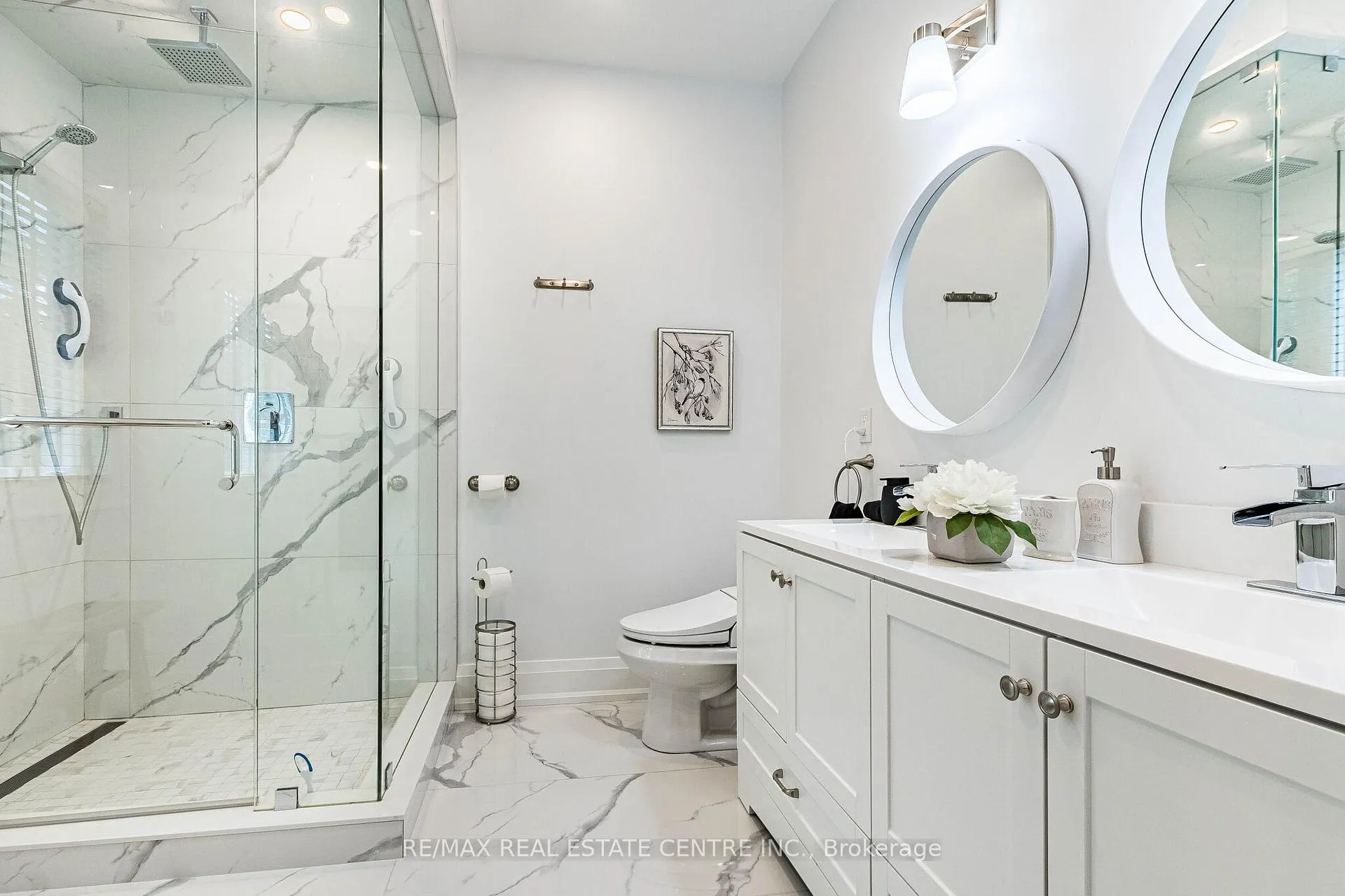 Photo 24 of 680 Bookham Crescent NW, Mississauga, Rathwood — HOMEH