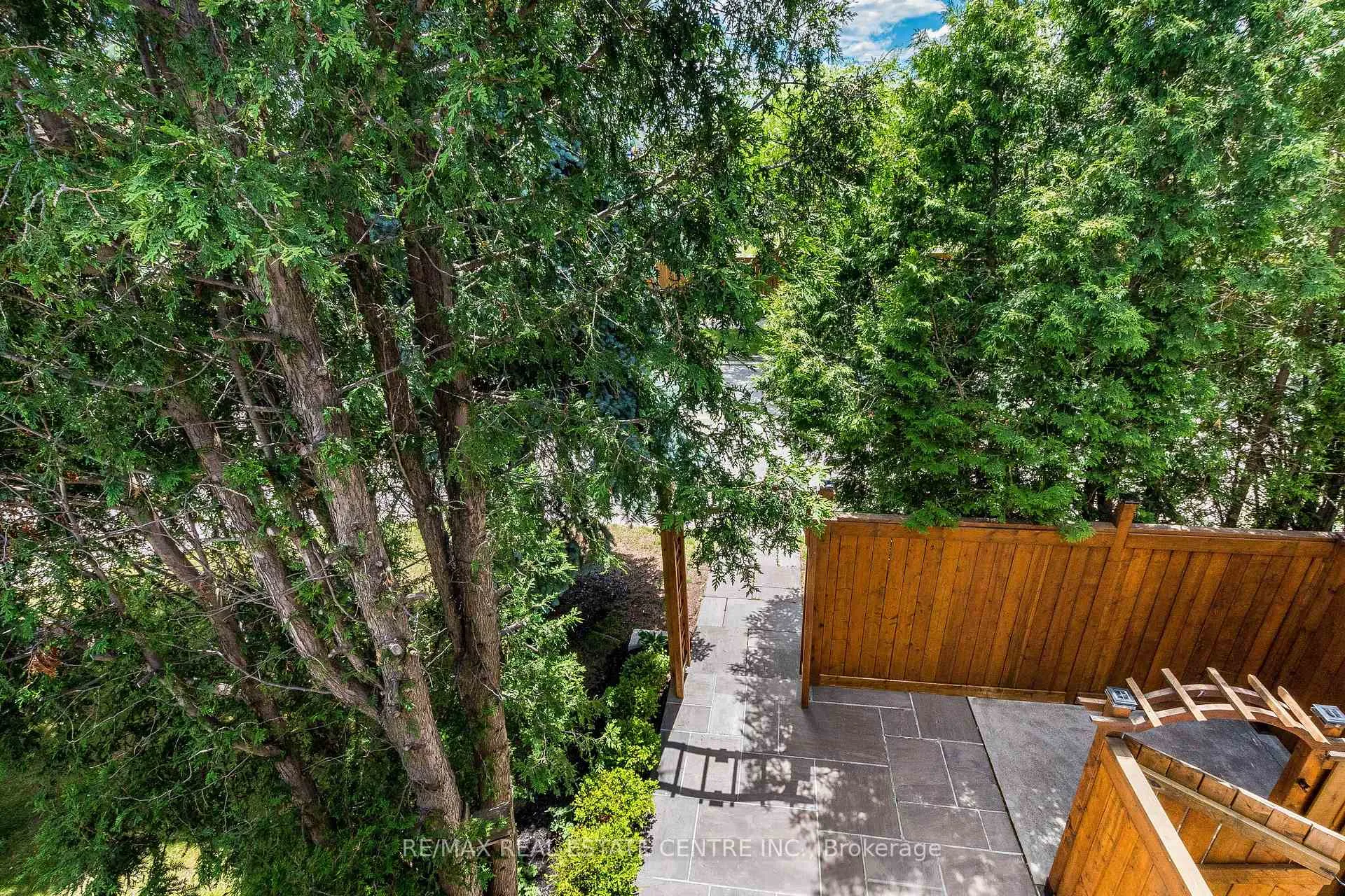 Photo 27 of 680 Bookham Crescent NW, Mississauga, Rathwood — HOMEH