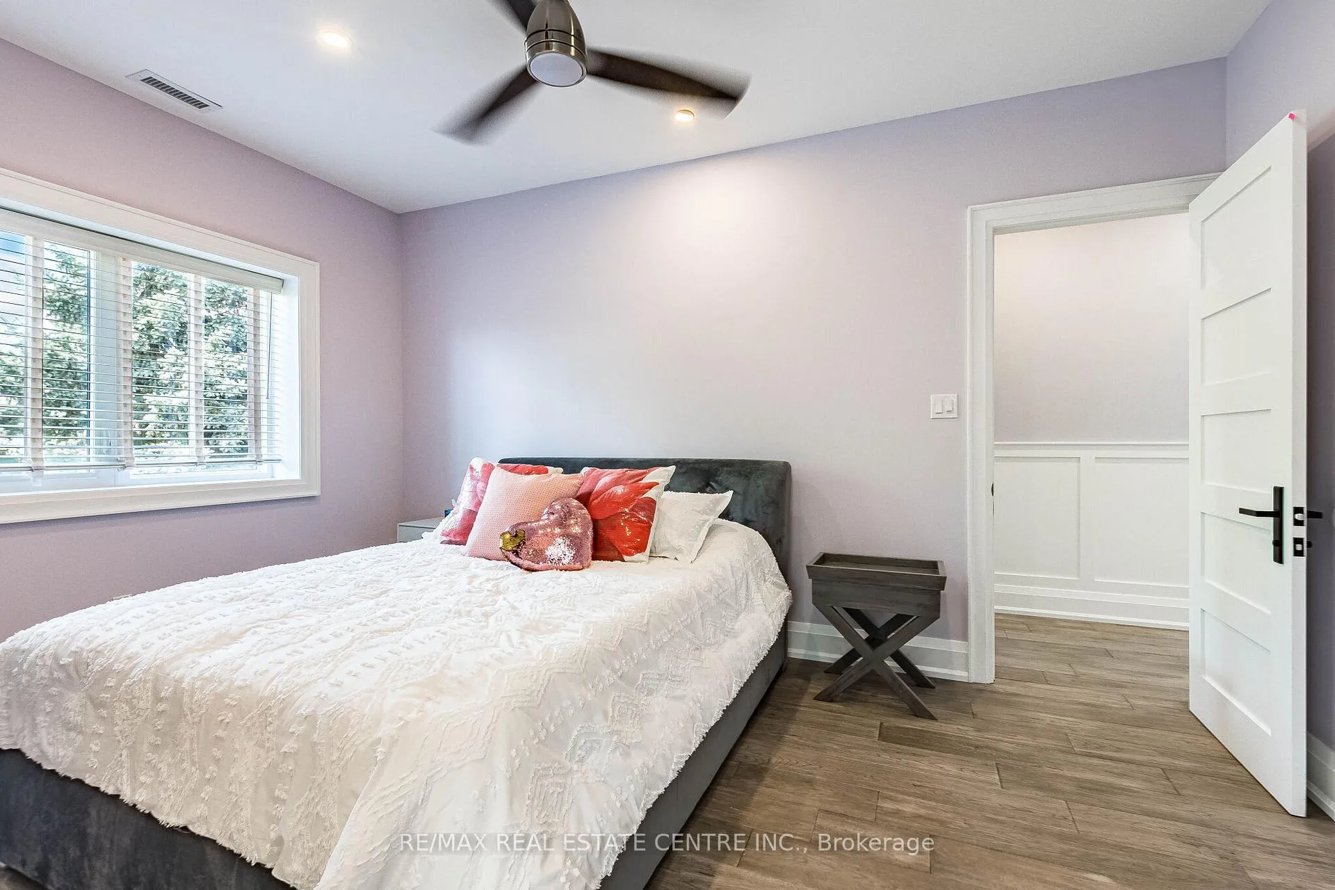 Photo 28 of 680 Bookham Crescent NW, Mississauga, Rathwood — HOMEH