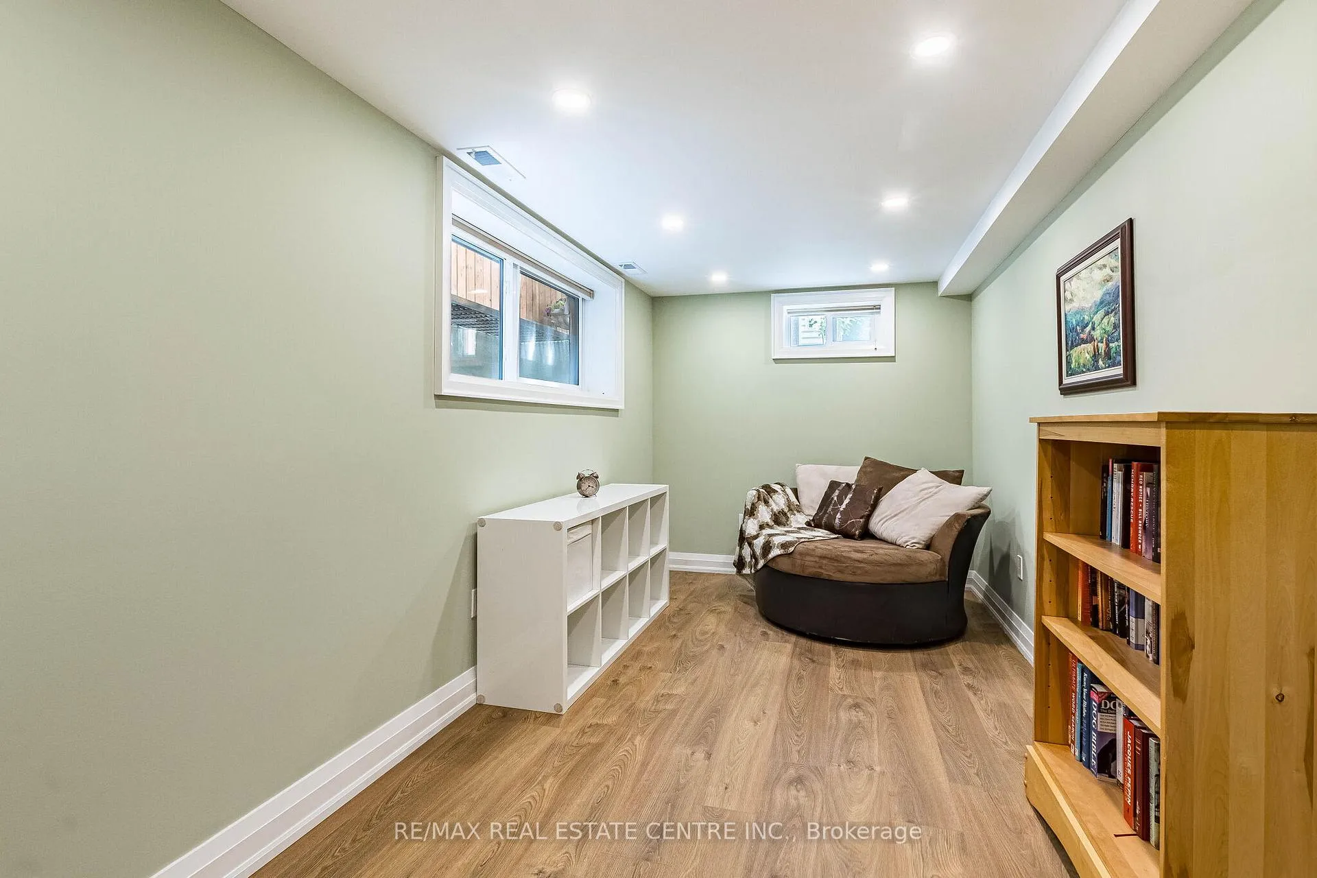 Photo 40 of 680 Bookham Crescent NW, Mississauga, Rathwood — HOMEH