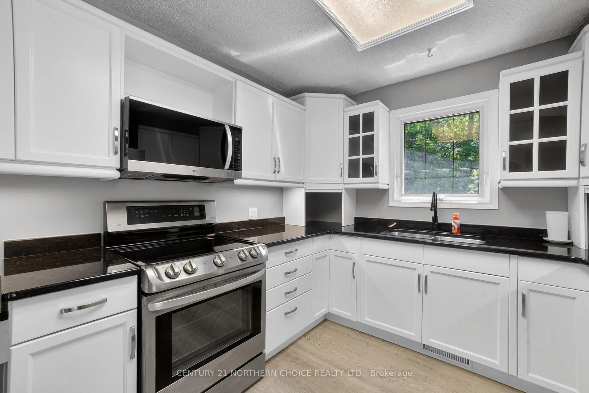Photo 13 of 316 Belle Avenue, Kenora, Keewatin — HOMEH