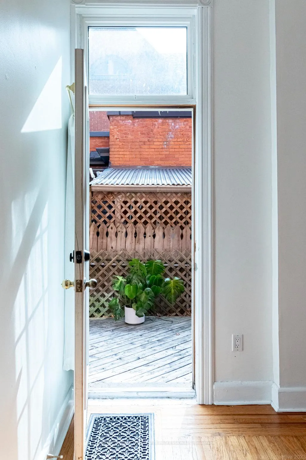 Photo 35 of 270 Queen Street S, Hamilton, Kirkendall — HOMEH