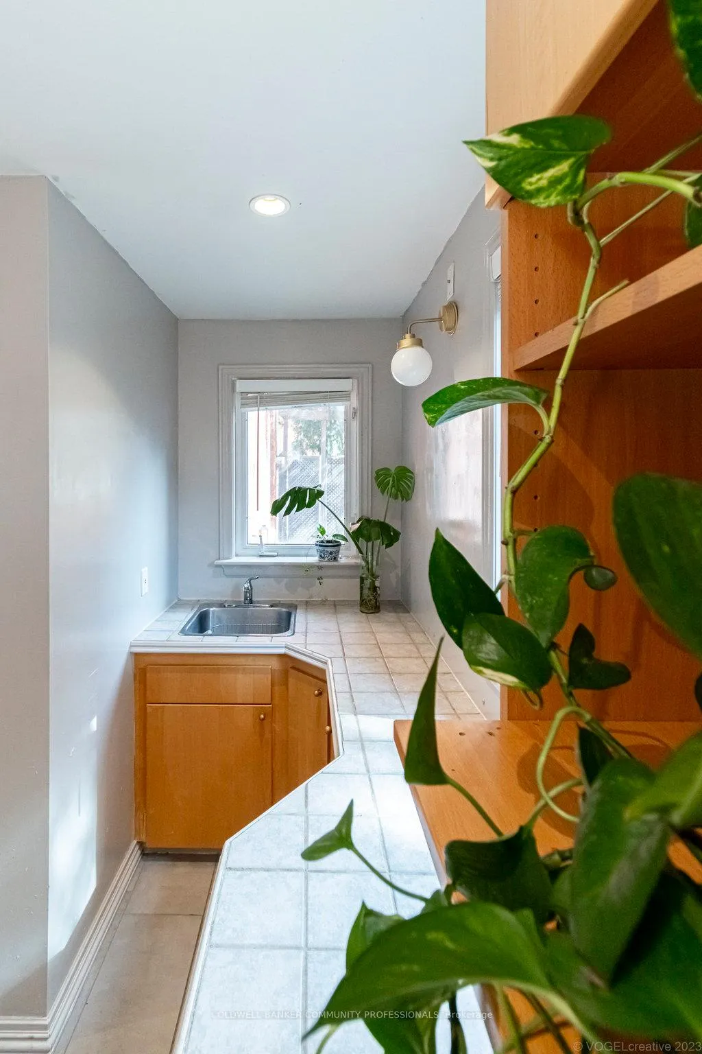 Photo 40 of 270 Queen Street S, Hamilton, Kirkendall — HOMEH