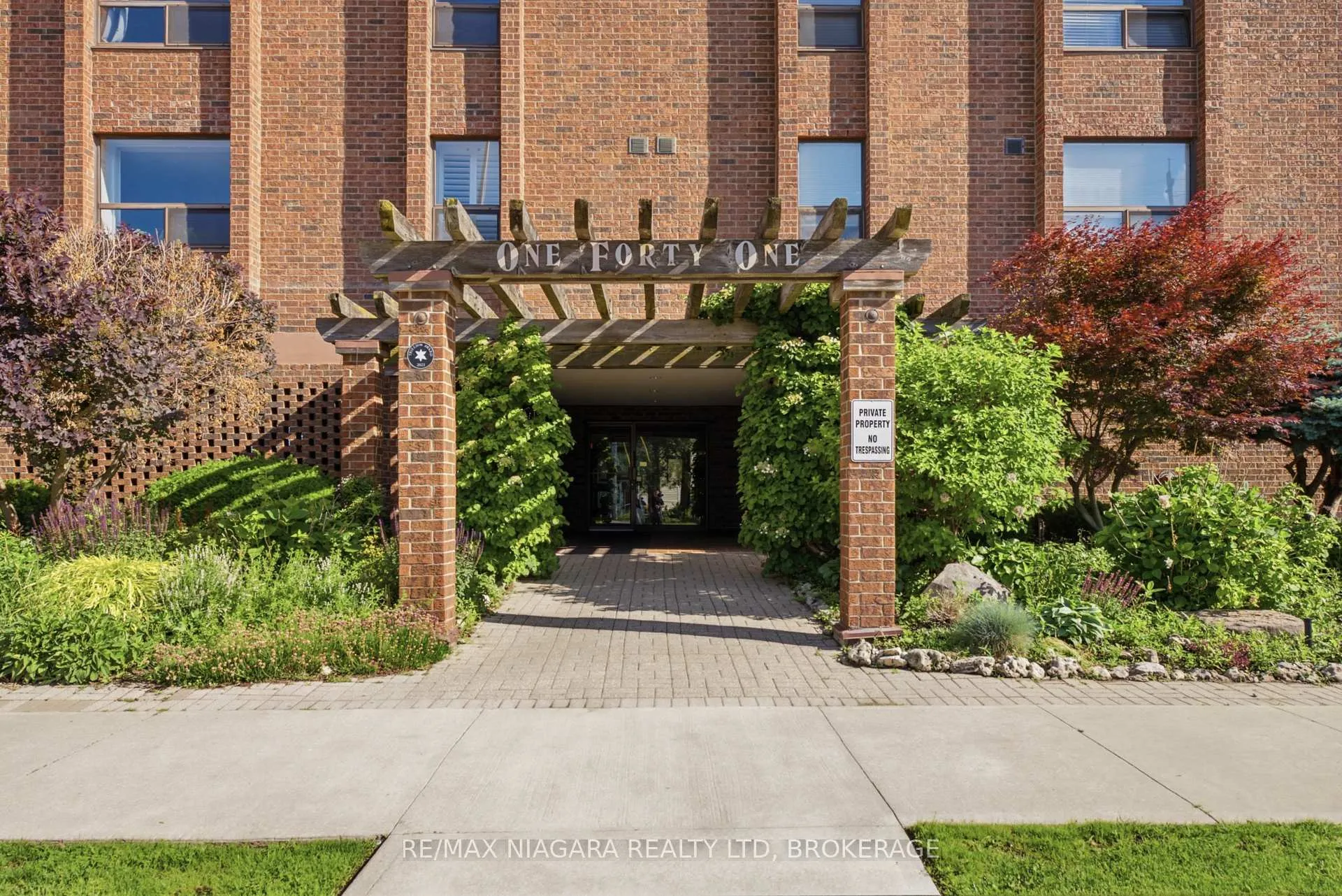 Front of Unit 1003, 141 Church Street