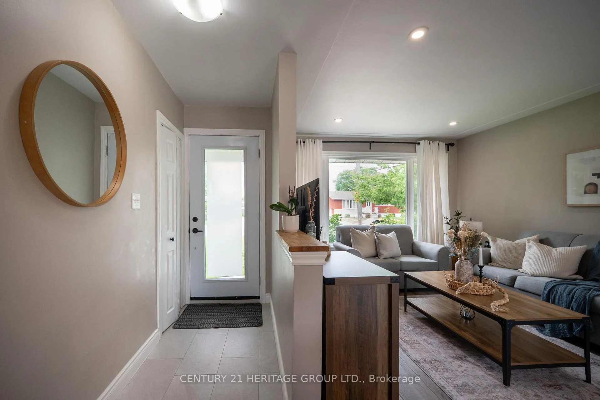 Photo 4 of 9 Kingslea Drive, Hamilton, Huntington — HOMEH