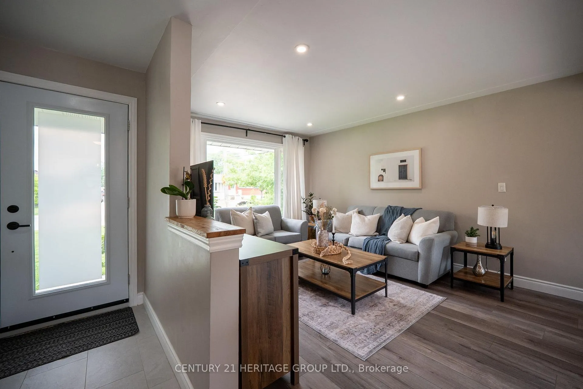 Photo 5 of 9 Kingslea Drive, Hamilton, Huntington — HOMEH