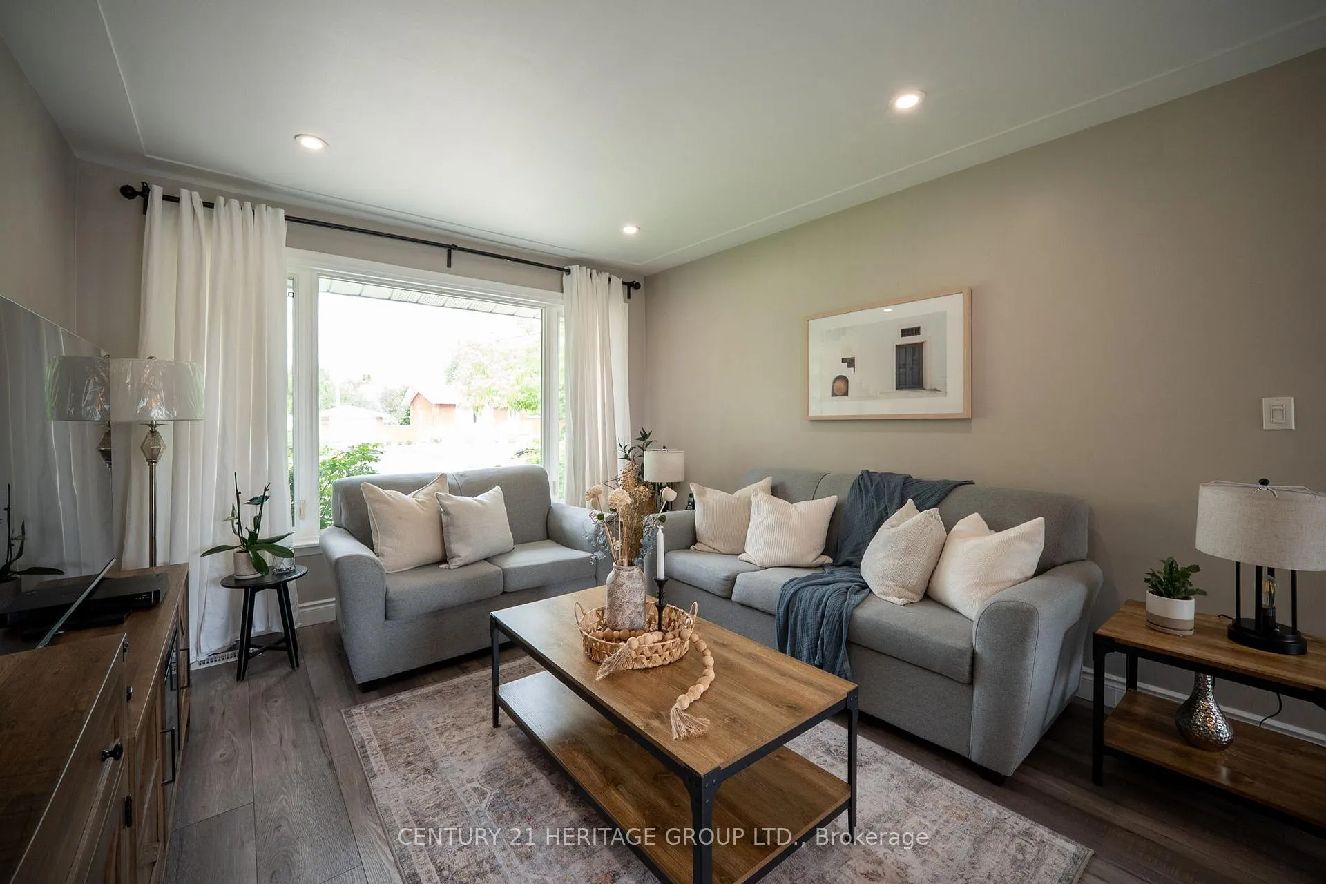 Photo 7 of 9 Kingslea Drive, Hamilton, Huntington — HOMEH