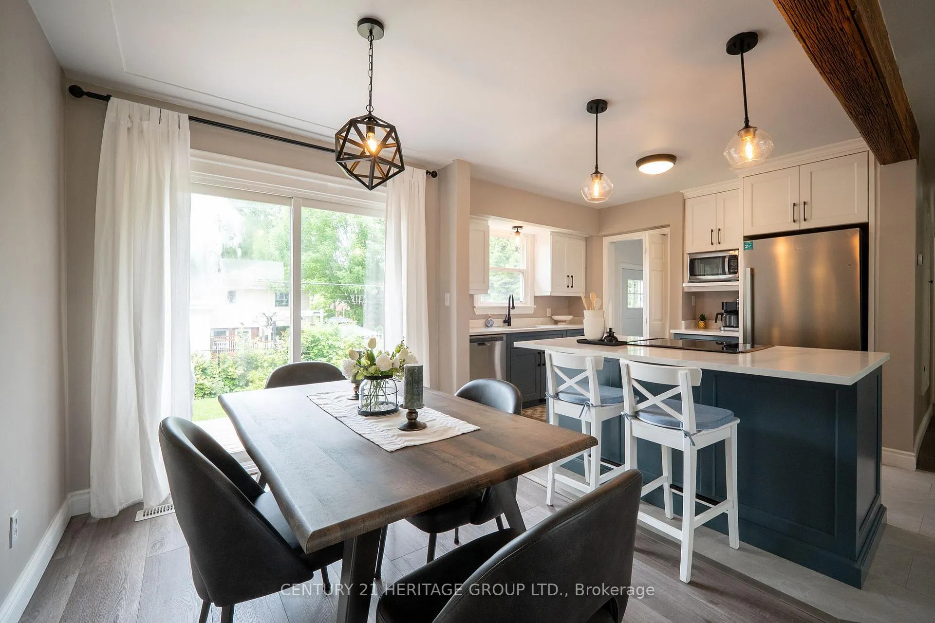 Photo 12 of 9 Kingslea Drive, Hamilton, Huntington — HOMEH