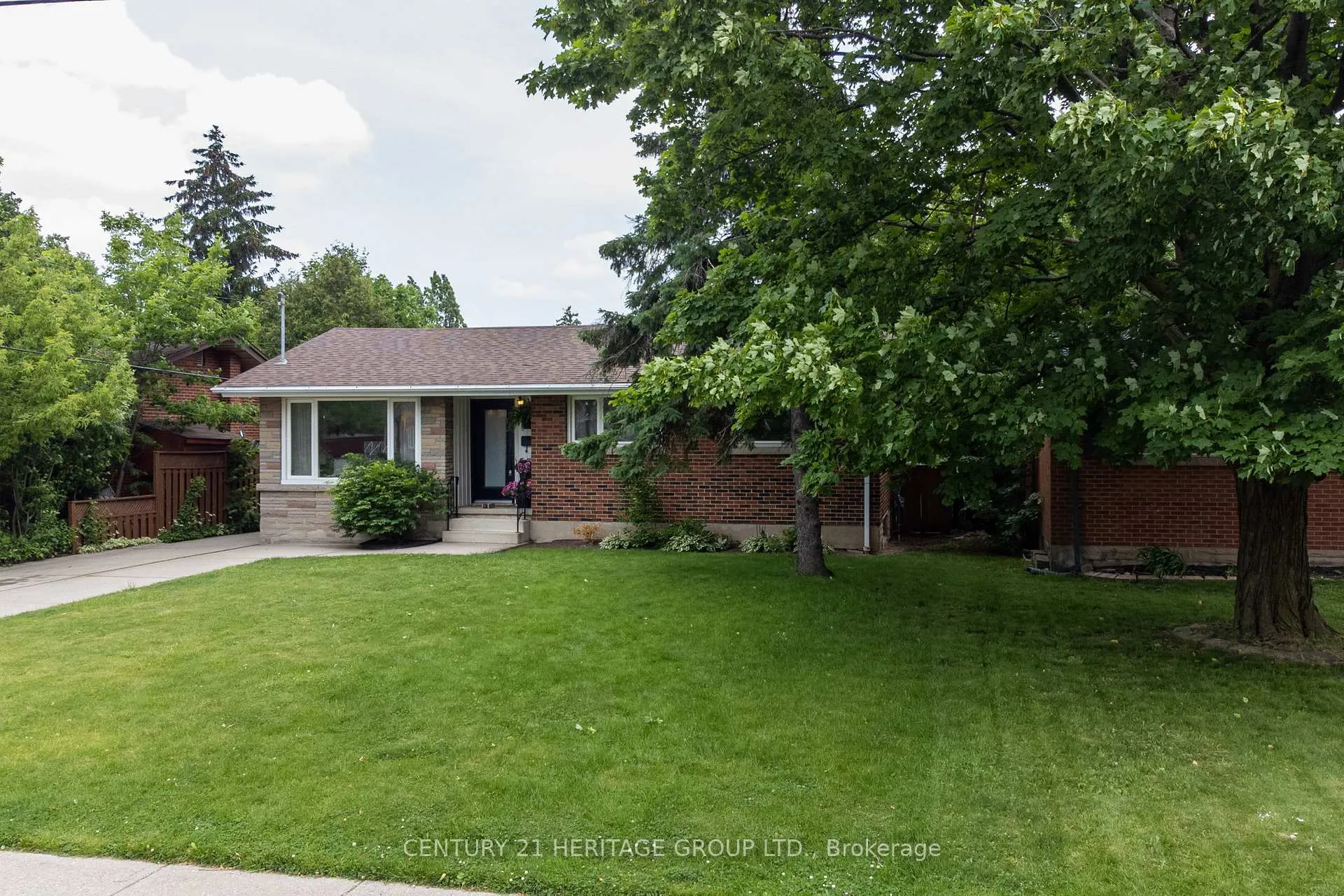 Photo 45 of 9 Kingslea Drive, Hamilton, Huntington — HOMEH