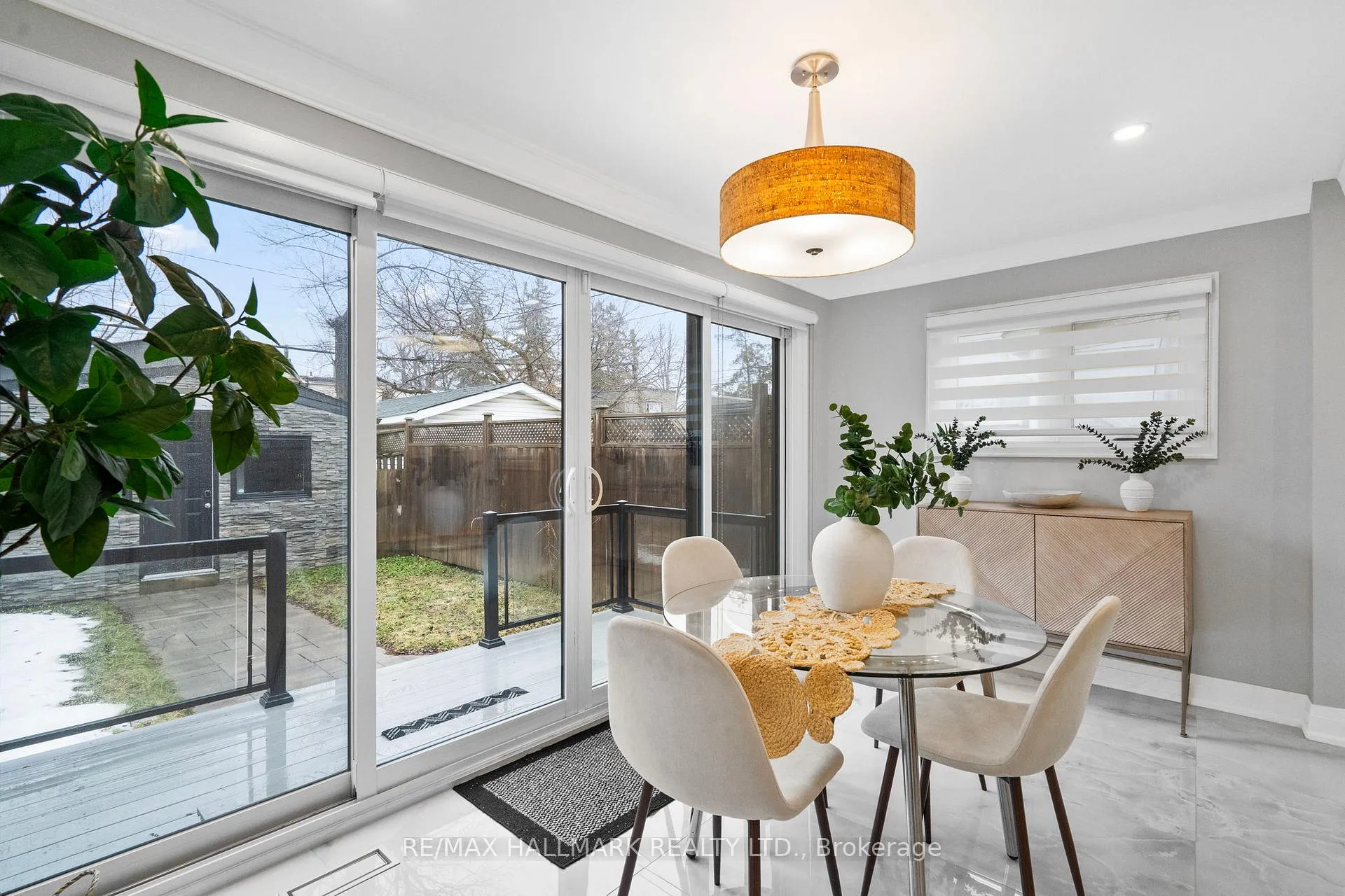 Photo 11 of 394 Main Street, Toronto, Woodbine-Lumsden — HOMEH