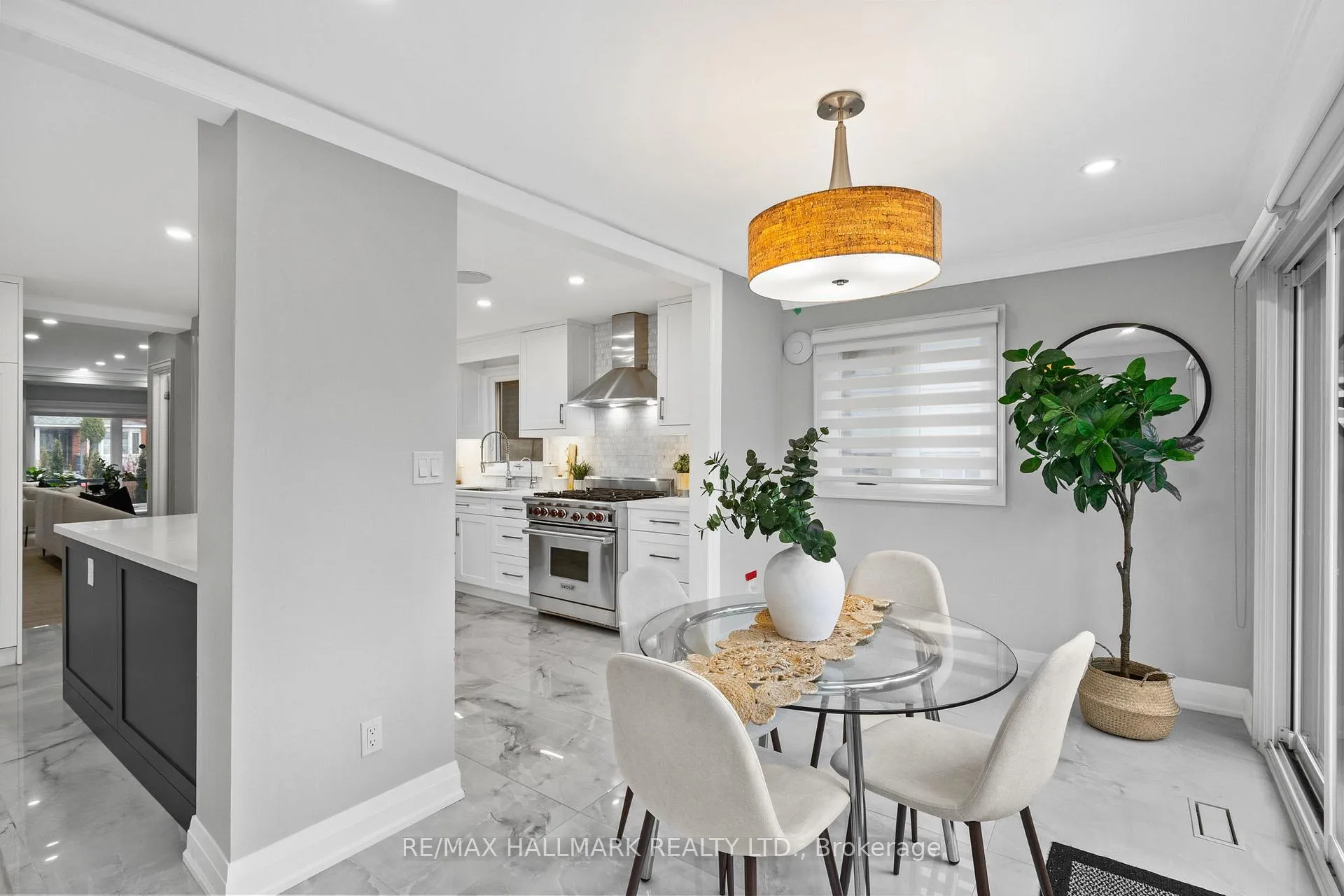 Photo 12 of 394 Main Street, Toronto, Woodbine-Lumsden — HOMEH