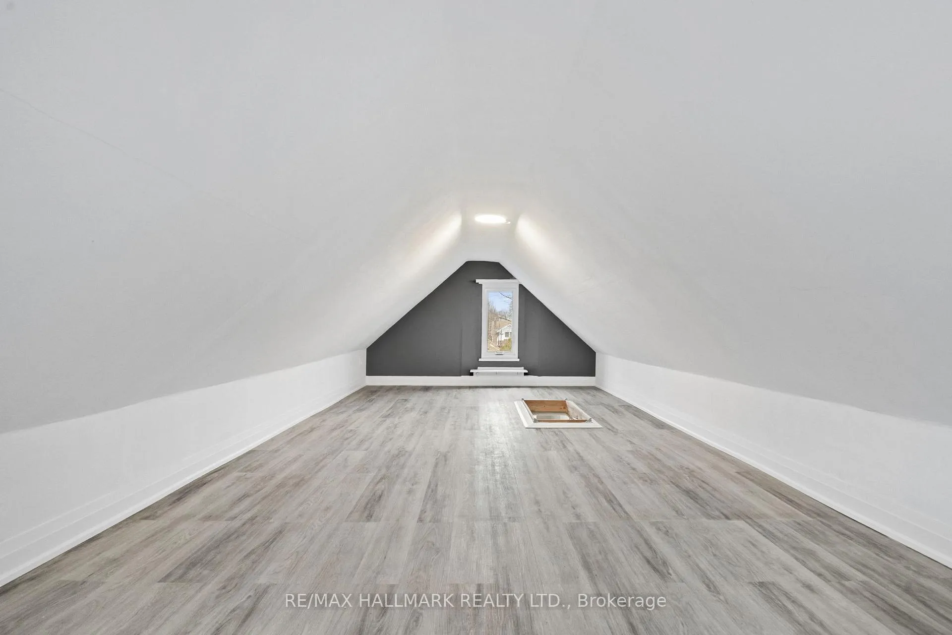 Photo 37 of 394 Main Street, Toronto, Woodbine-Lumsden — HOMEH