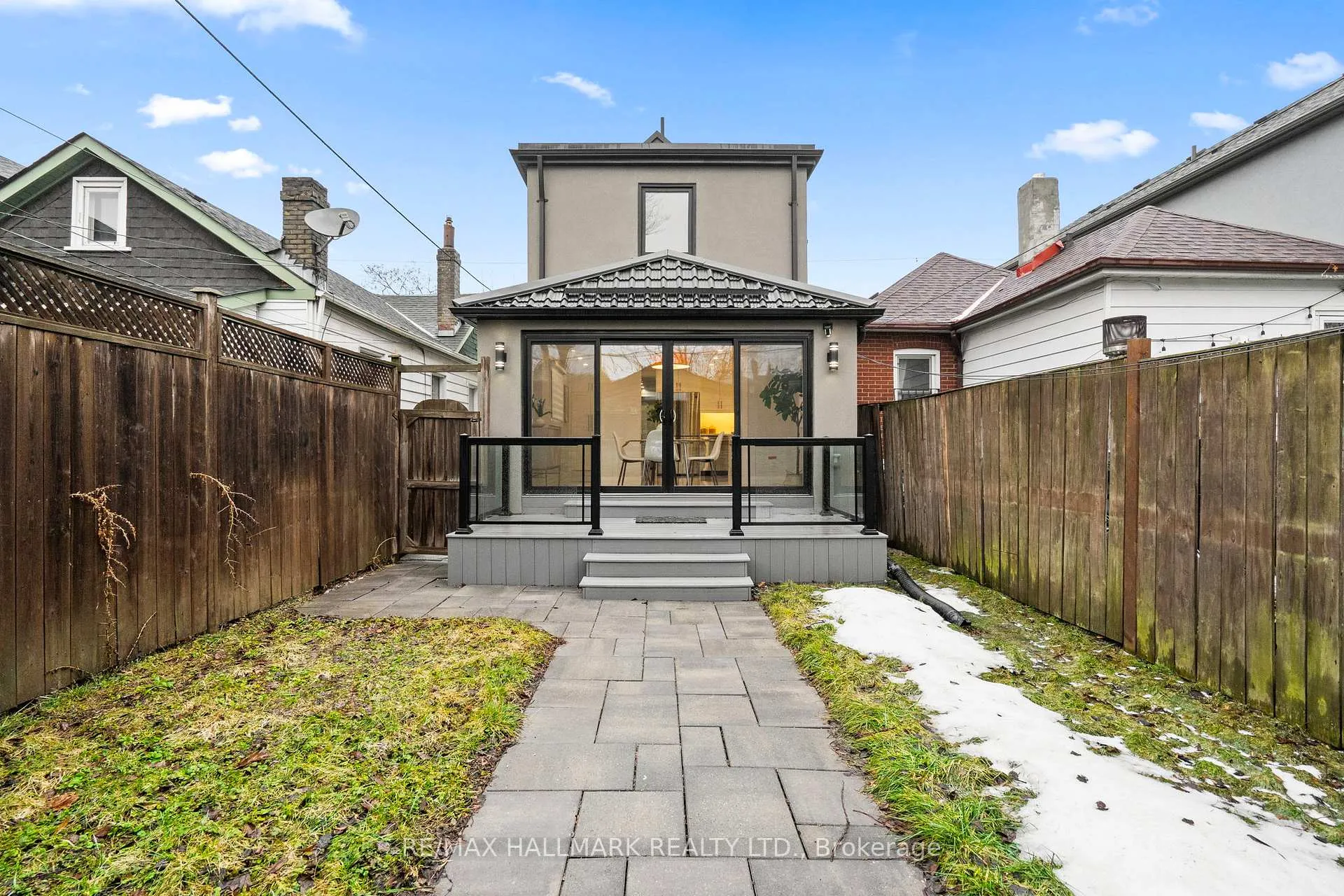 Photo 45 of 394 Main Street, Toronto, Woodbine-Lumsden — HOMEH