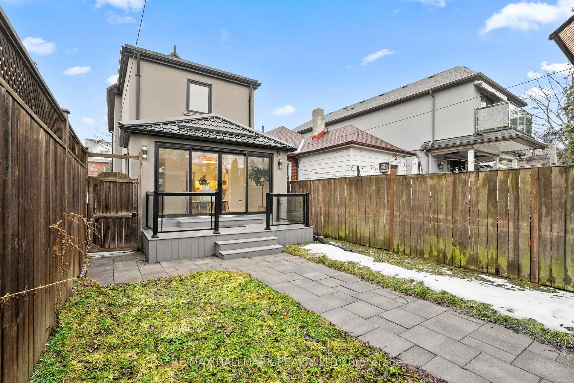 Photo 46 of 394 Main Street, Toronto, Woodbine-Lumsden — HOMEH