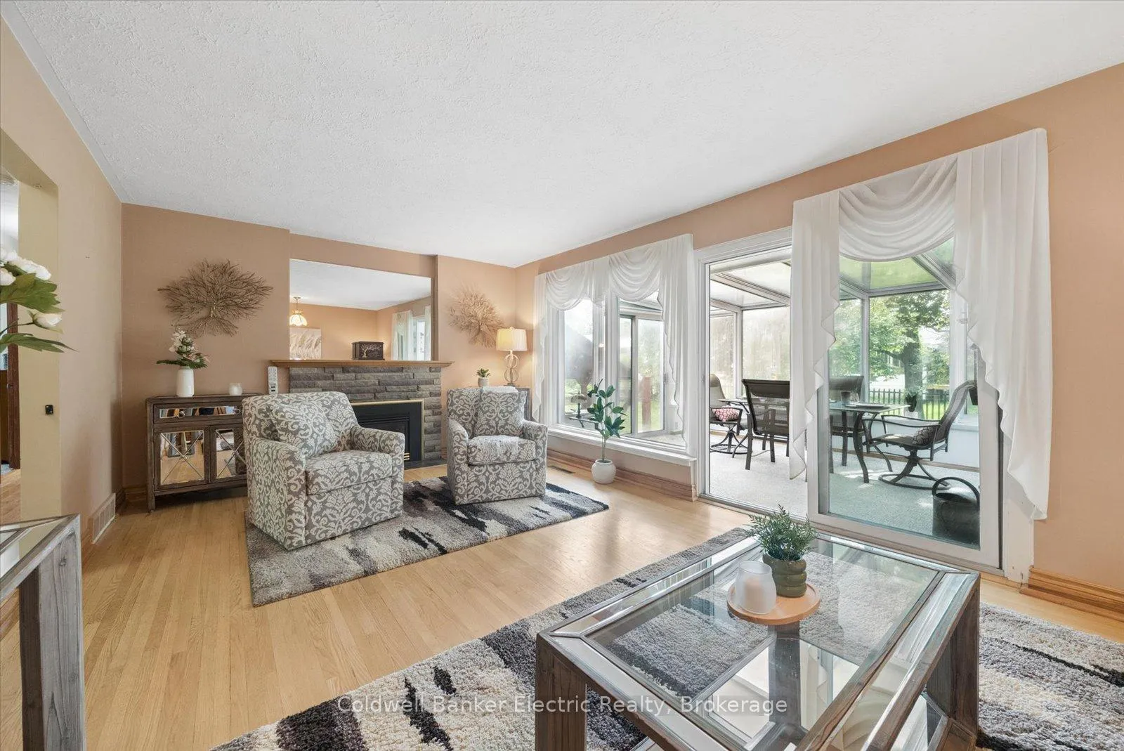 Photo 10 of 1497 Mayfair Avenue, Peterborough, Monaghan Ward 2 — HOMEH