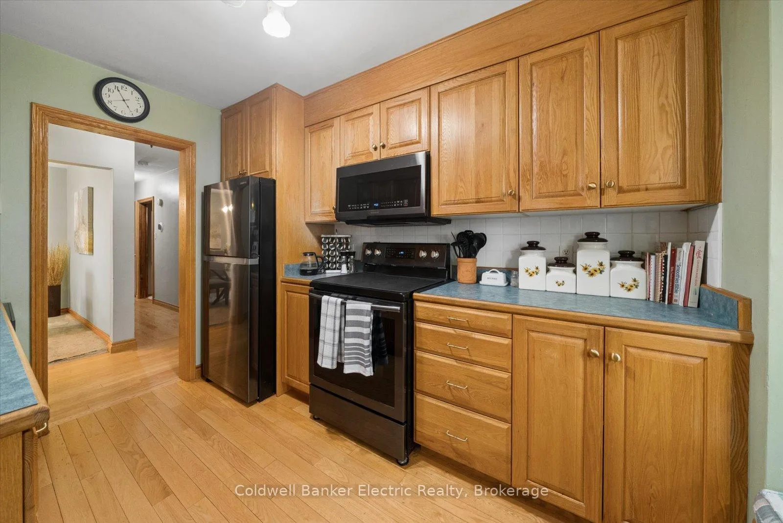 Photo 17 of 1497 Mayfair Avenue, Peterborough, Monaghan Ward 2 — HOMEH