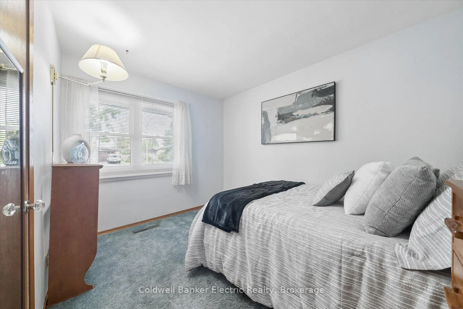 Photo 25 of 1497 Mayfair Avenue, Peterborough, Monaghan Ward 2 — HOMEH