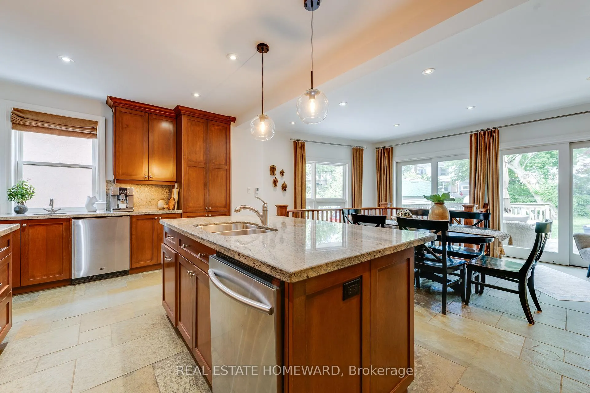 Photo 20 of 151 Waverley Road, Toronto, The Beaches — HOMEH