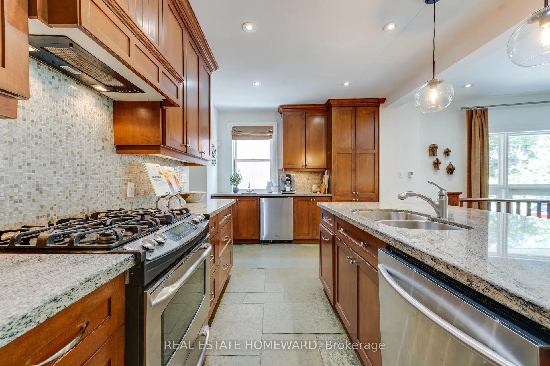 Photo 21 of 151 Waverley Road, Toronto, The Beaches — HOMEH