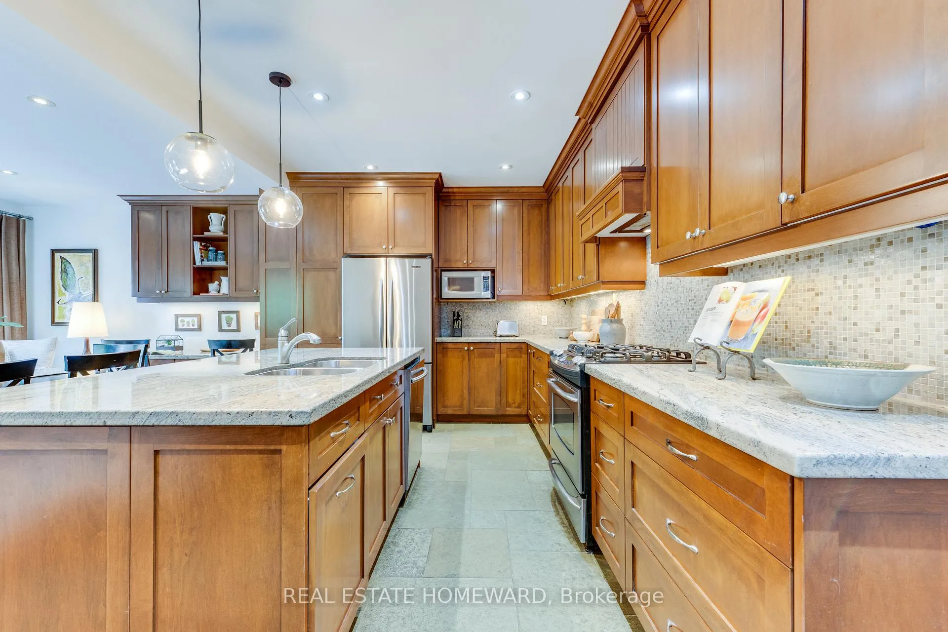 Photo 24 of 151 Waverley Road, Toronto, The Beaches — HOMEH