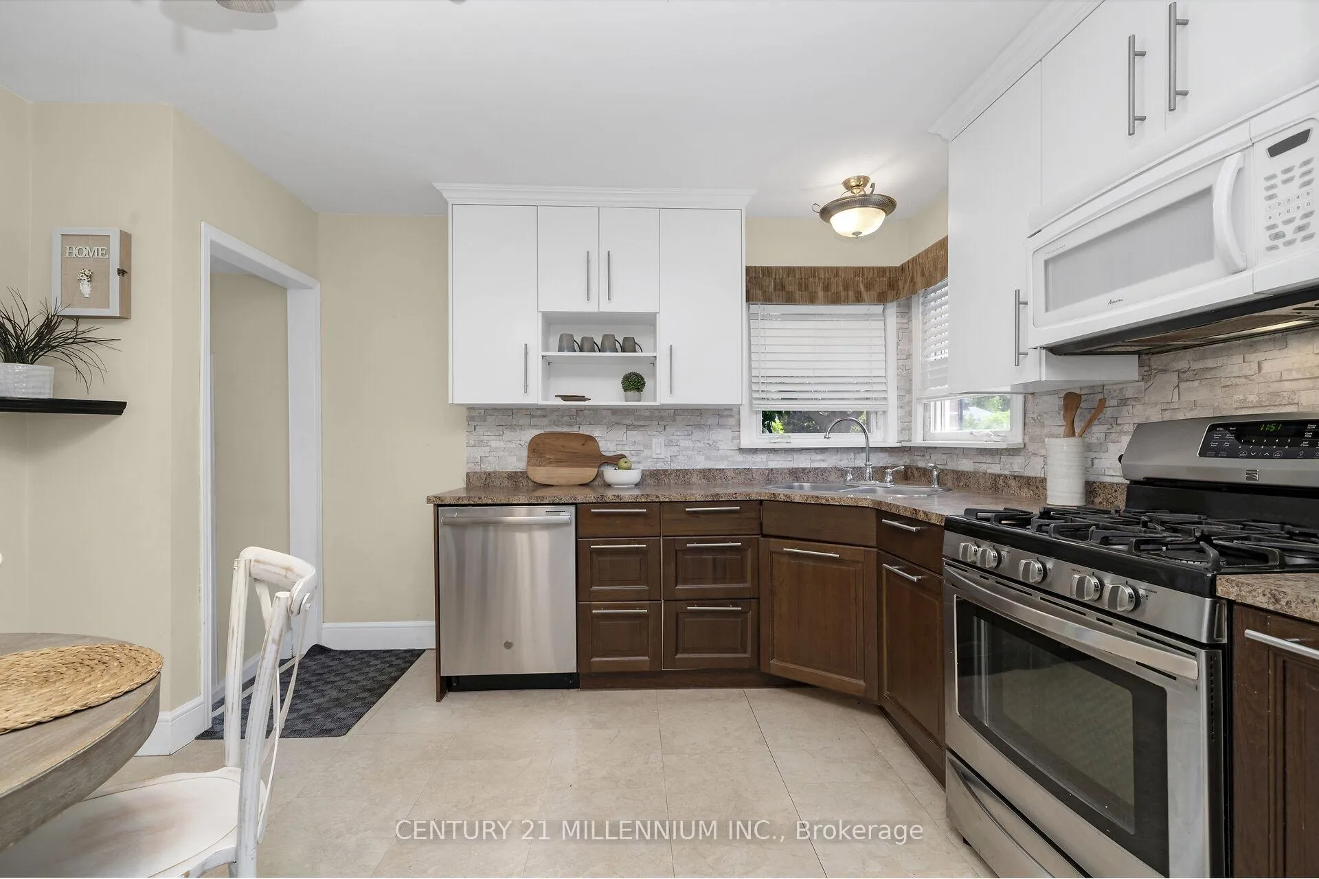 Photo 11 of 7 Dundas Street W, Erin — HOMEH