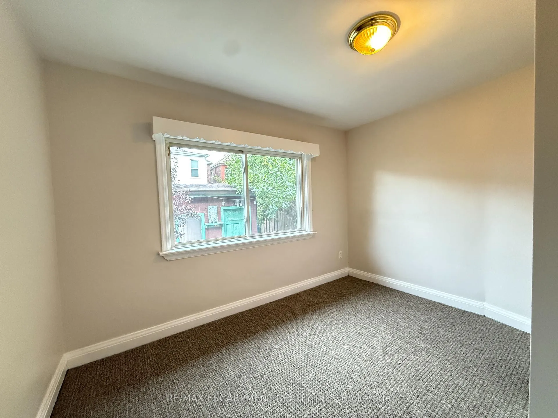 Photo 10 of 24 Somerset Avenue, Hamilton, Stipley — HOMEH