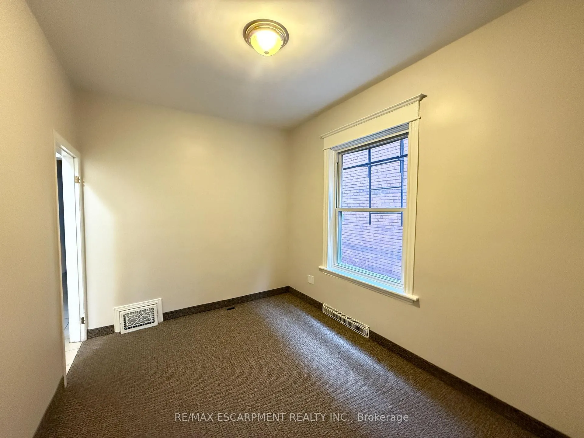 Photo 12 of 24 Somerset Avenue, Hamilton, Stipley — HOMEH