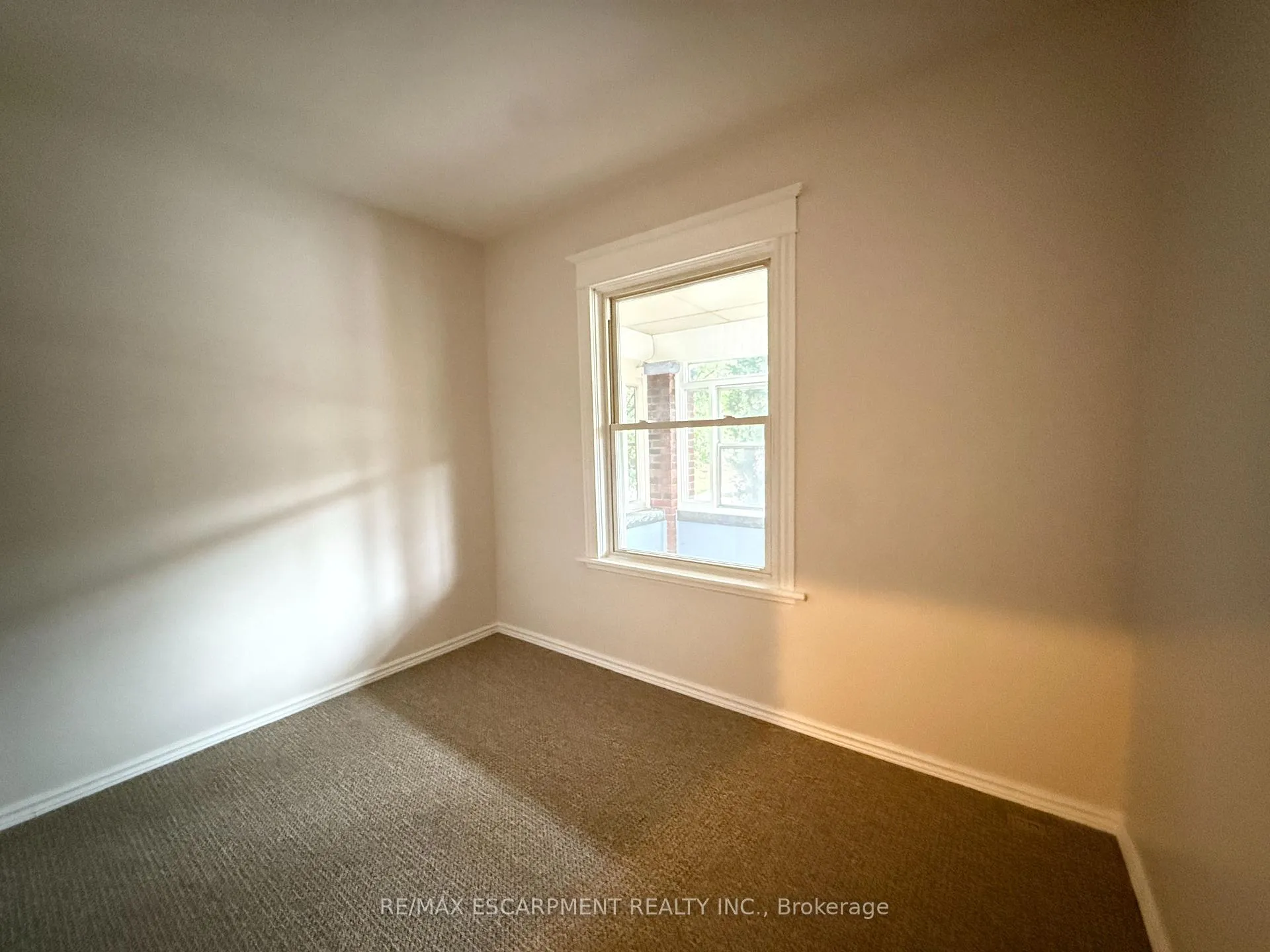 Photo 13 of 24 Somerset Avenue, Hamilton, Stipley — HOMEH