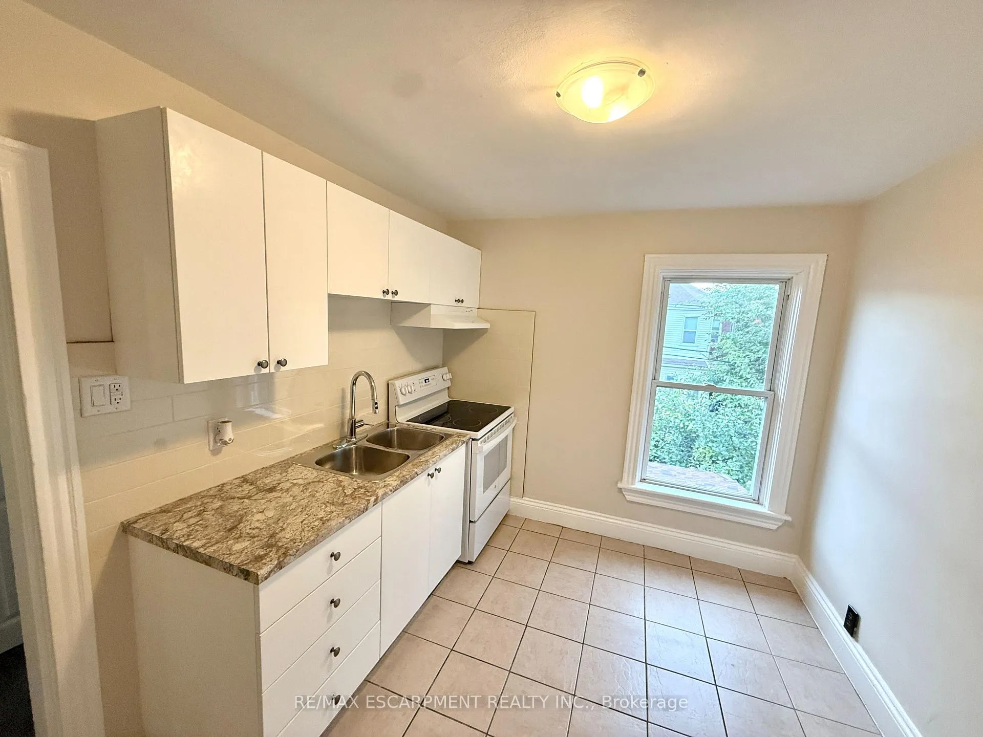 Photo 17 of 24 Somerset Avenue, Hamilton, Stipley — HOMEH